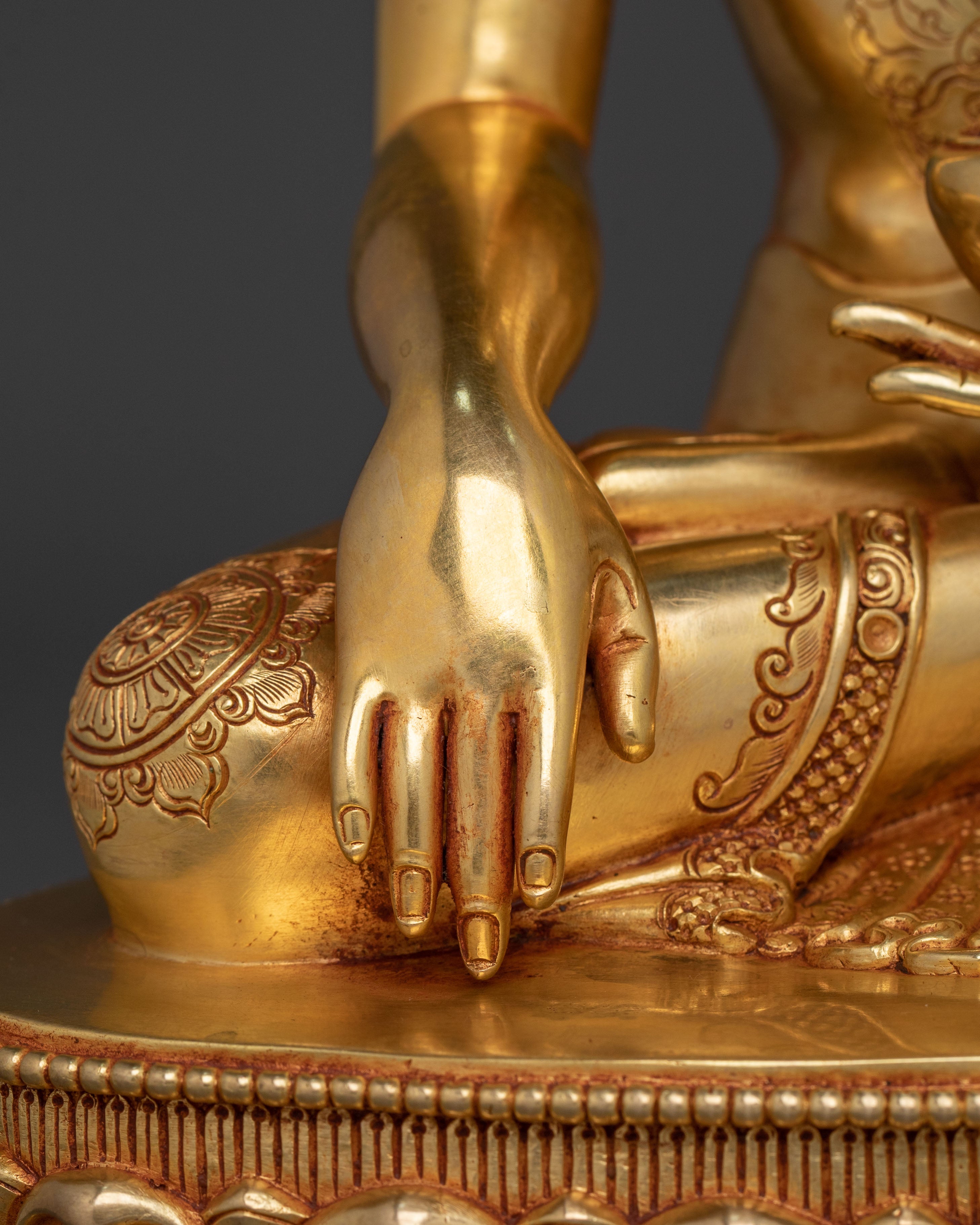 Shakyamuni Buddha Statue | 24K Gold Gilded Artistry