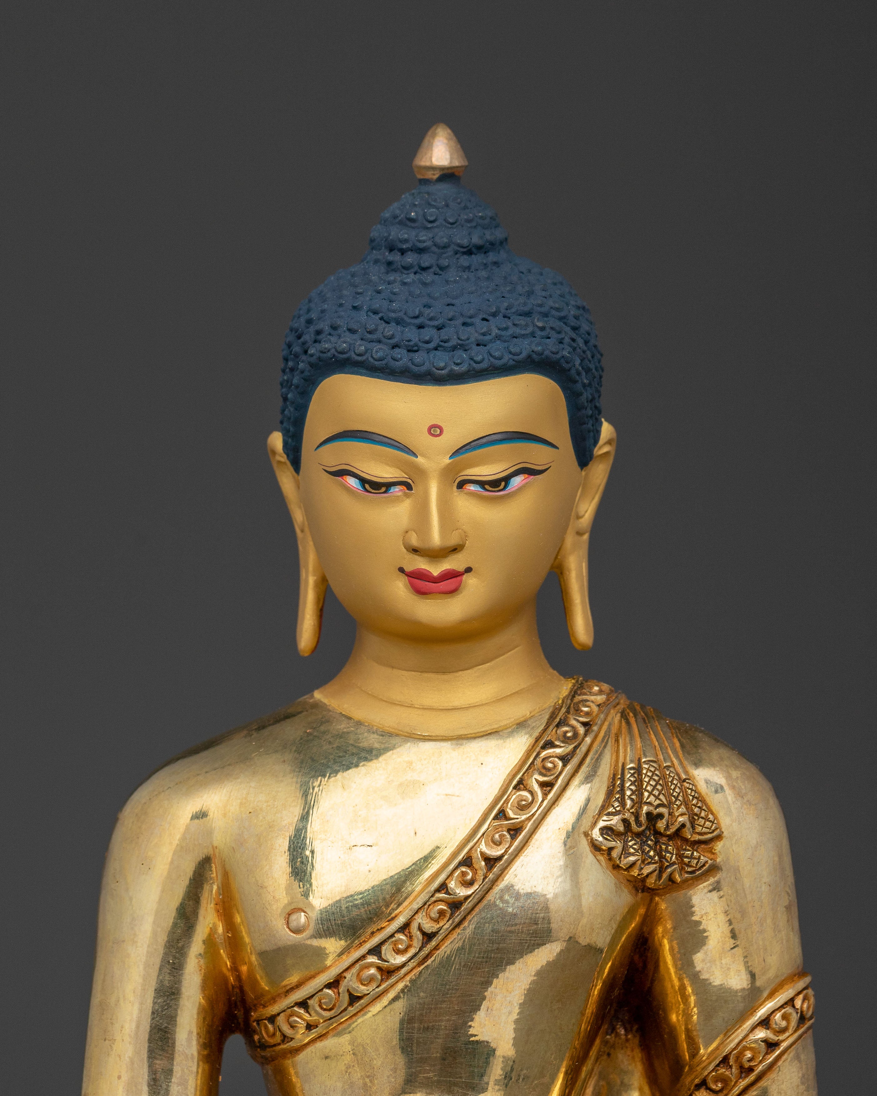 Golden Shakyamuni Buddha Statue: Traditional Figure