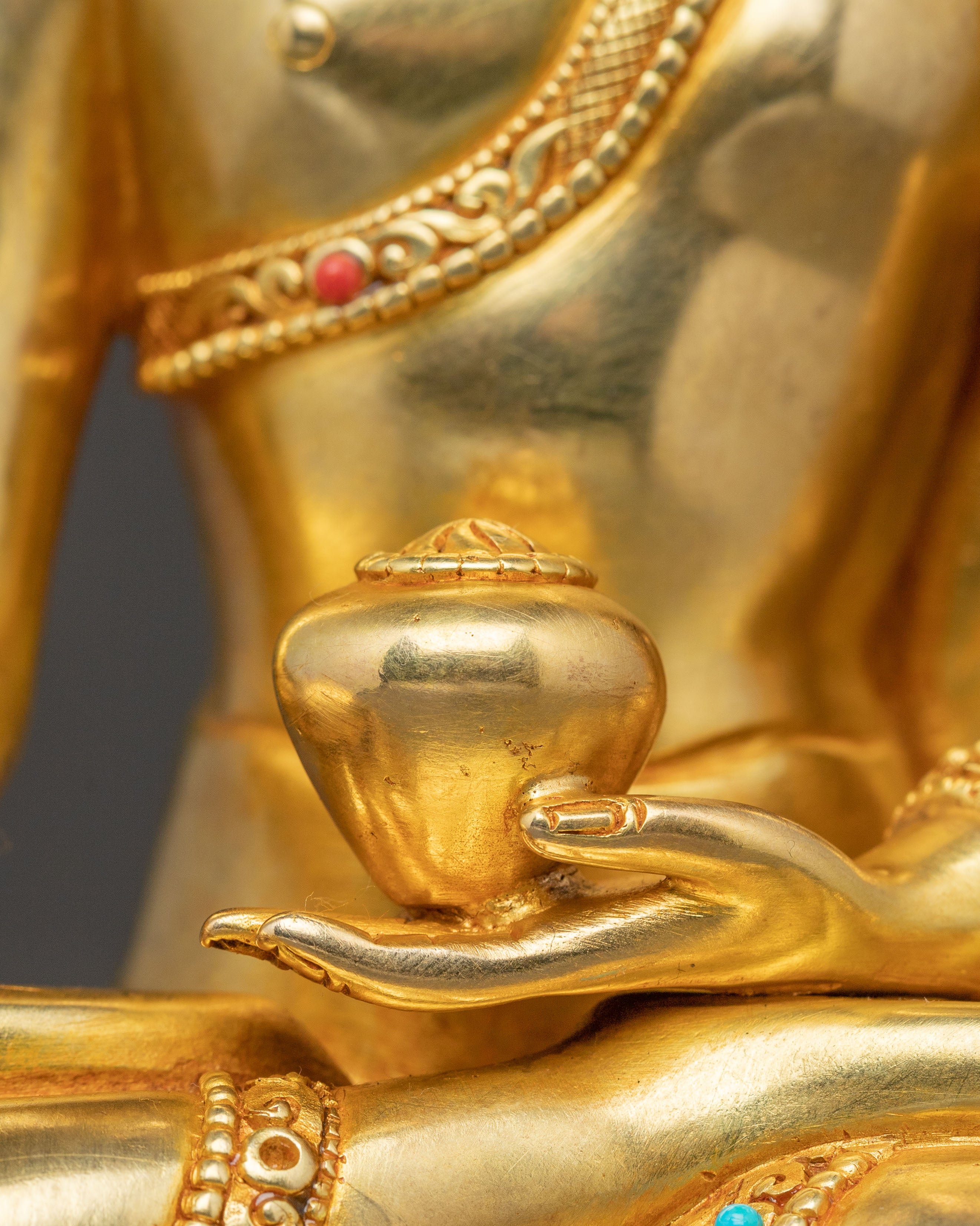 Enlightened Shakyamuni Buddha Sacred Sculpture – Hand-Gilded Serenity