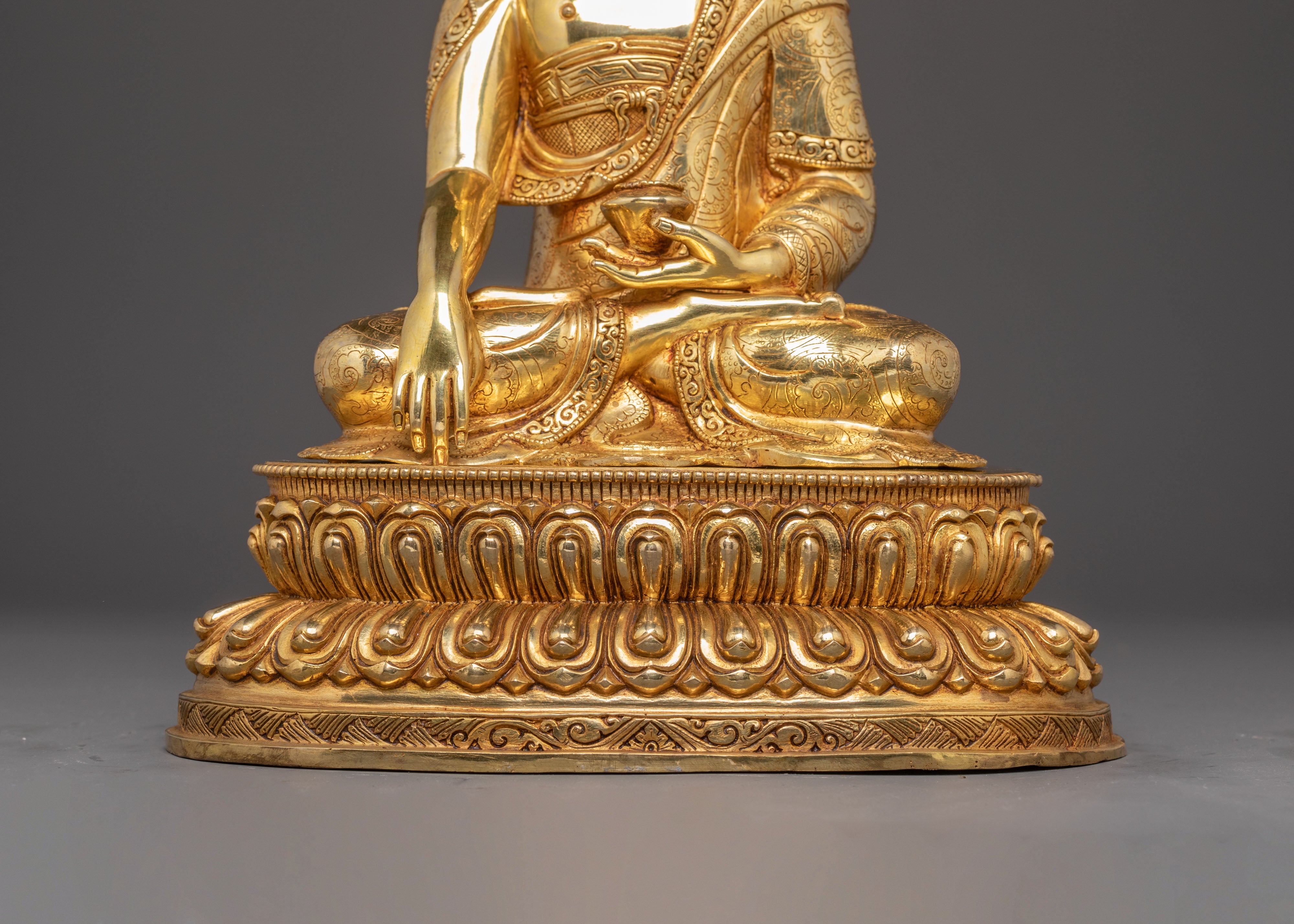 Handcrafted Gautama Buddha Statue of Knowledge and Power