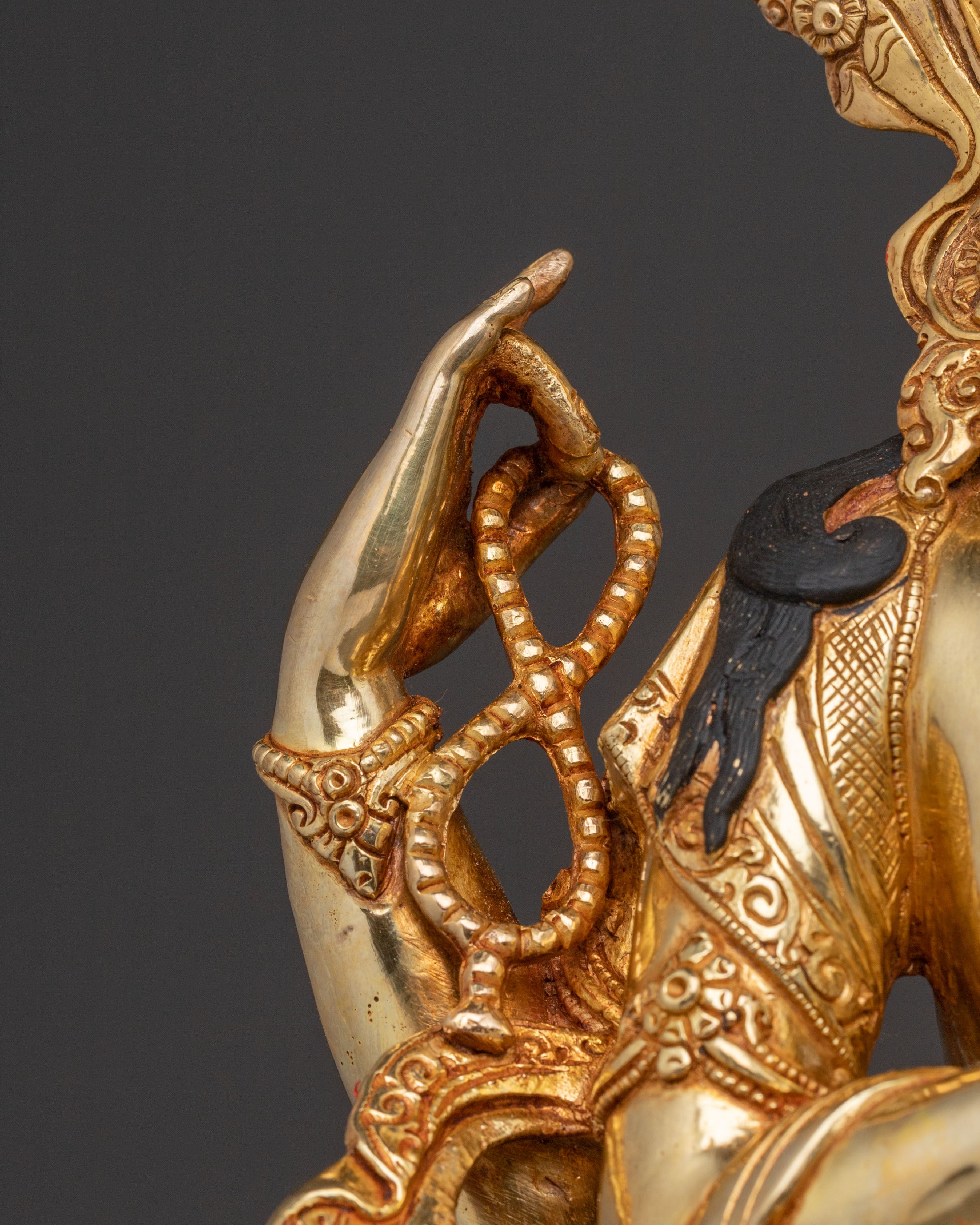 Chenrezig Spiritual Golden Statue | Infinite Compassion