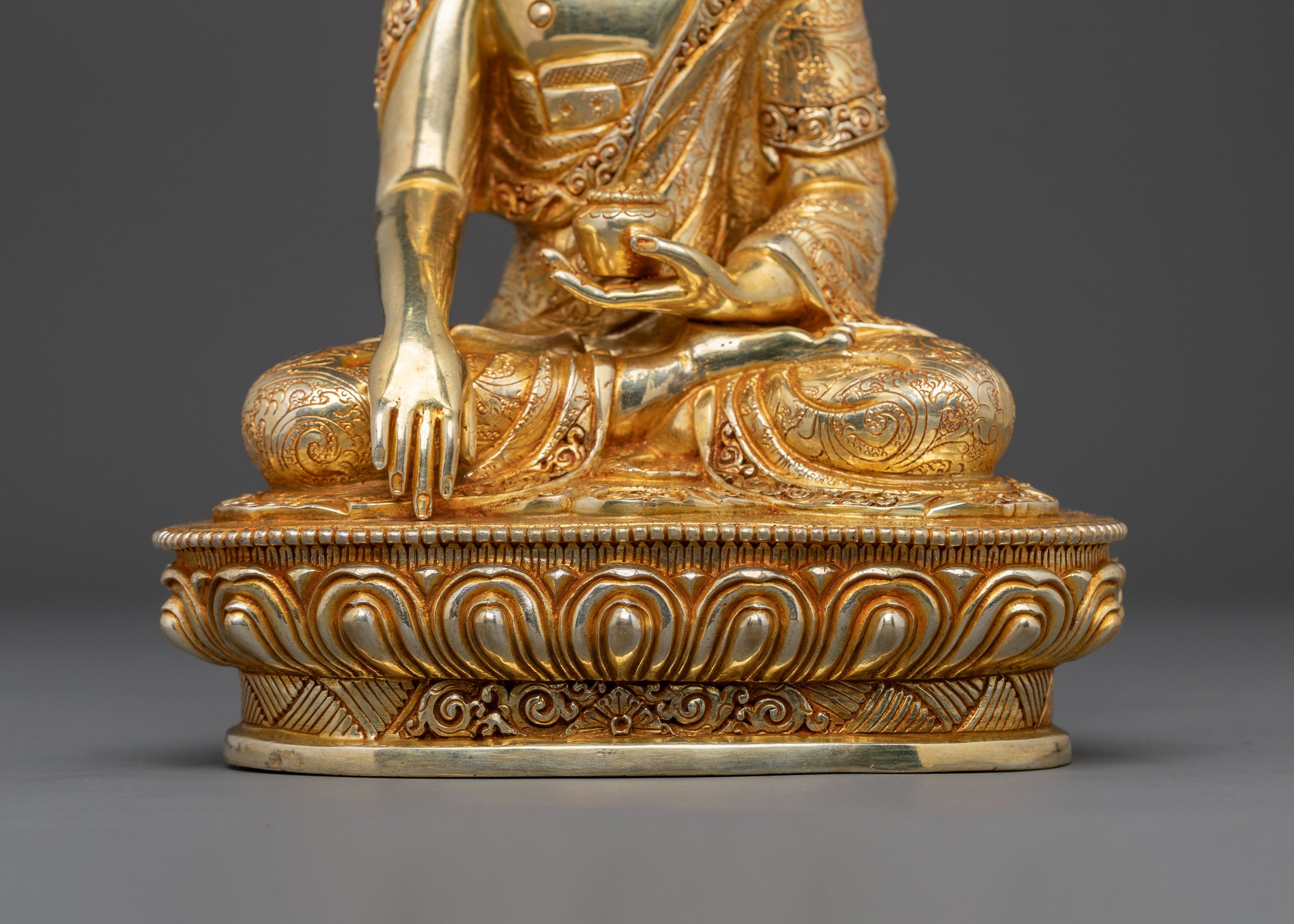 Shakyamuni Buddha Golden Statue | Enlightened Guide
