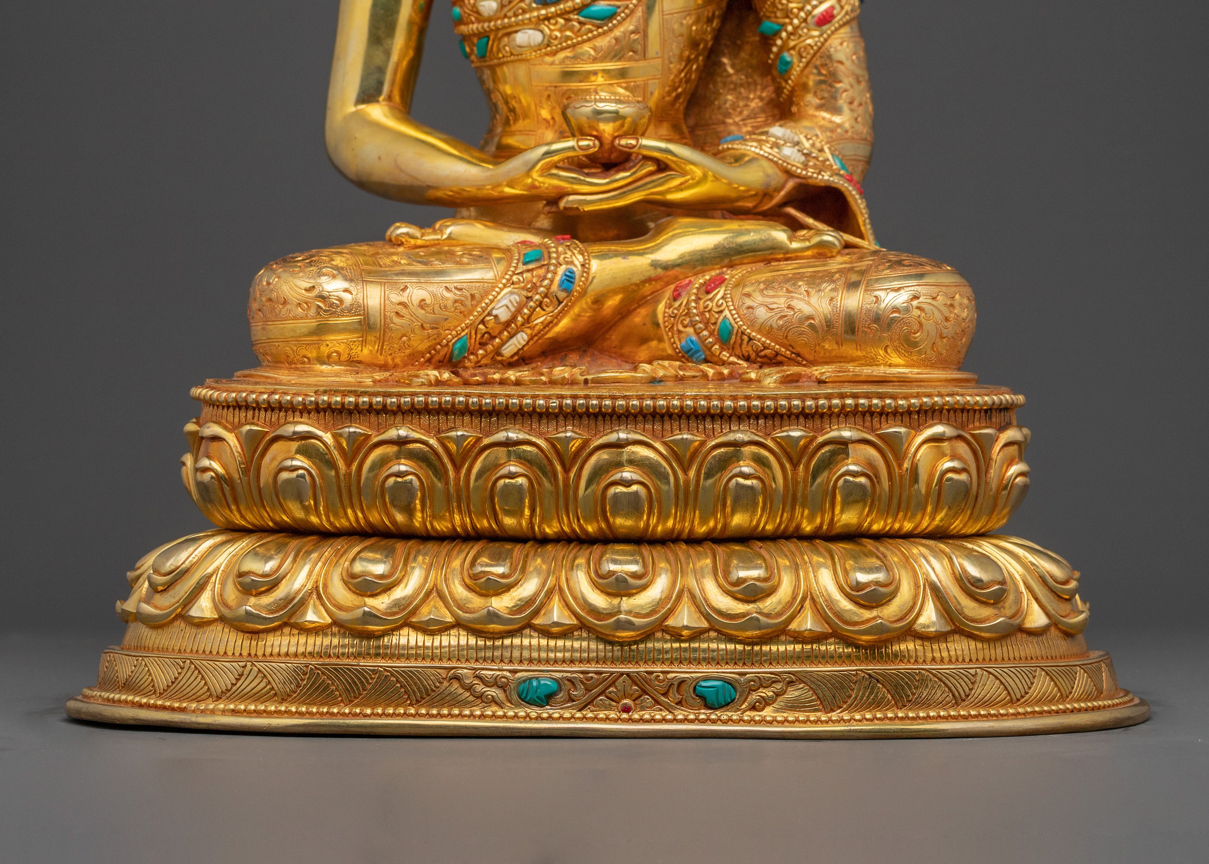 Amitabha Buddha Divine Peace Statue – Hand-Gilded Art