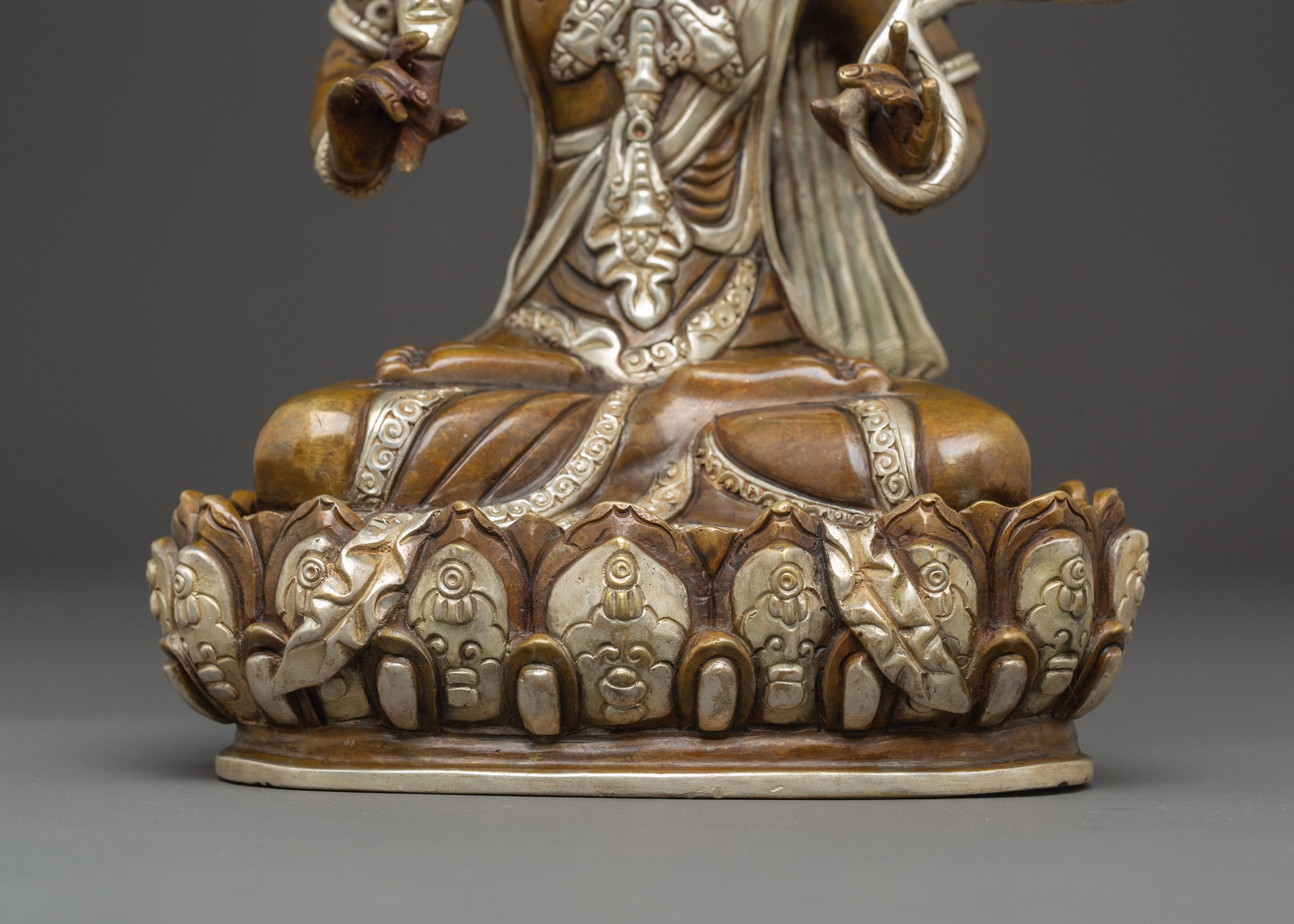 Akasagarbha Statue: Boundless Sky Treasury