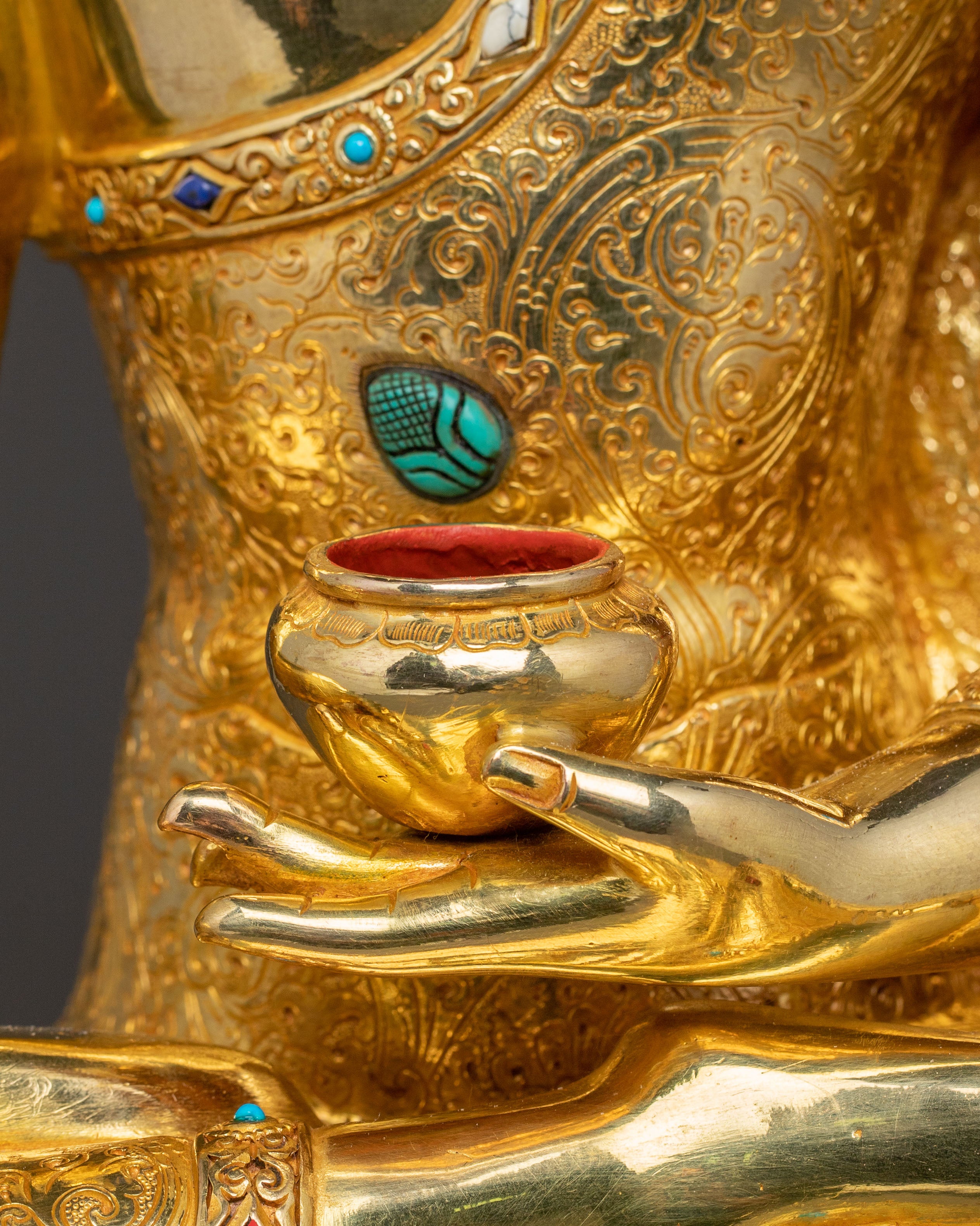 Shakyamuni Buddha Sculpture | A Beacon of Enlightenment and Serenity