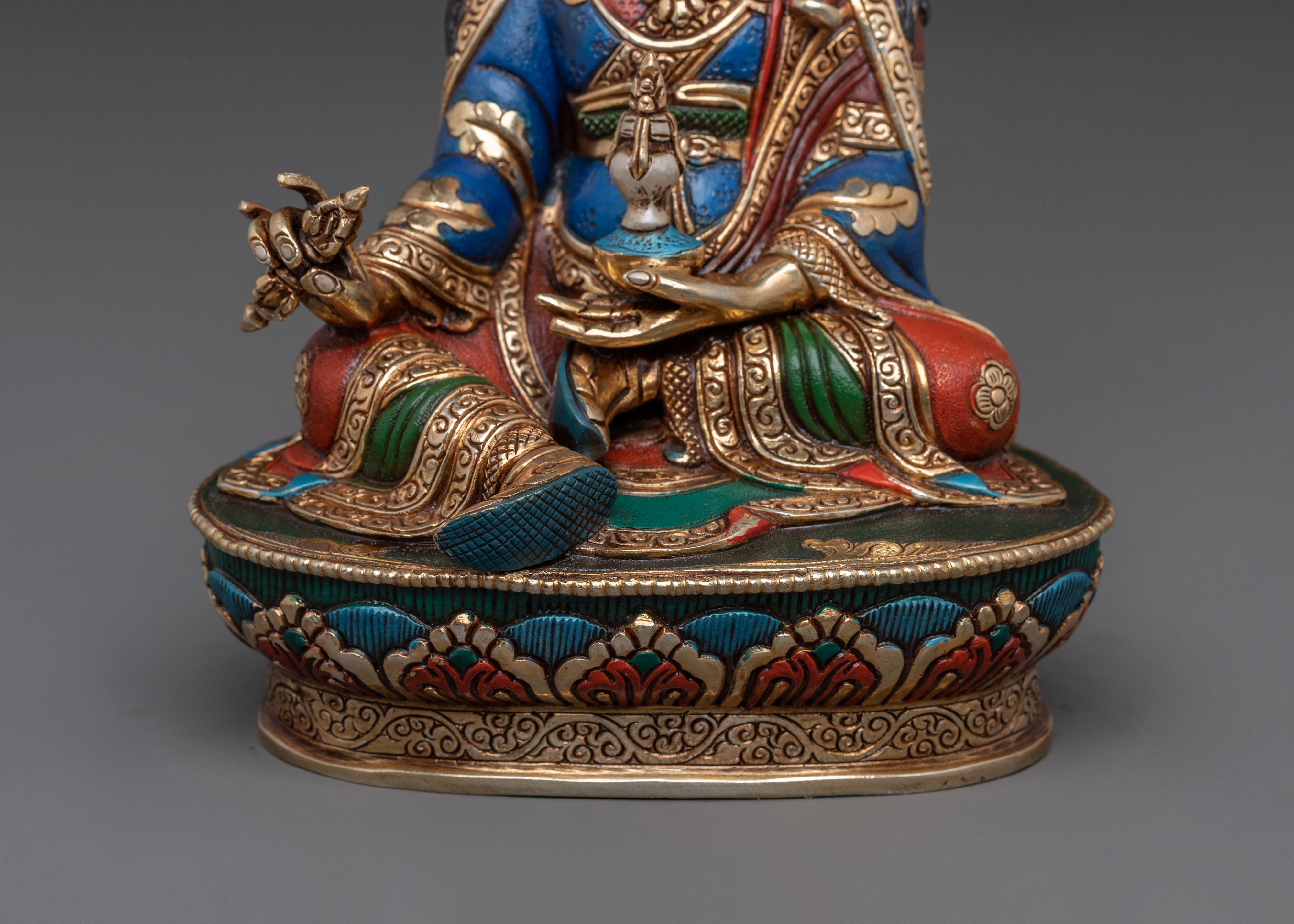 Guru Rinpoche Golden Statue | Enlightened Presence