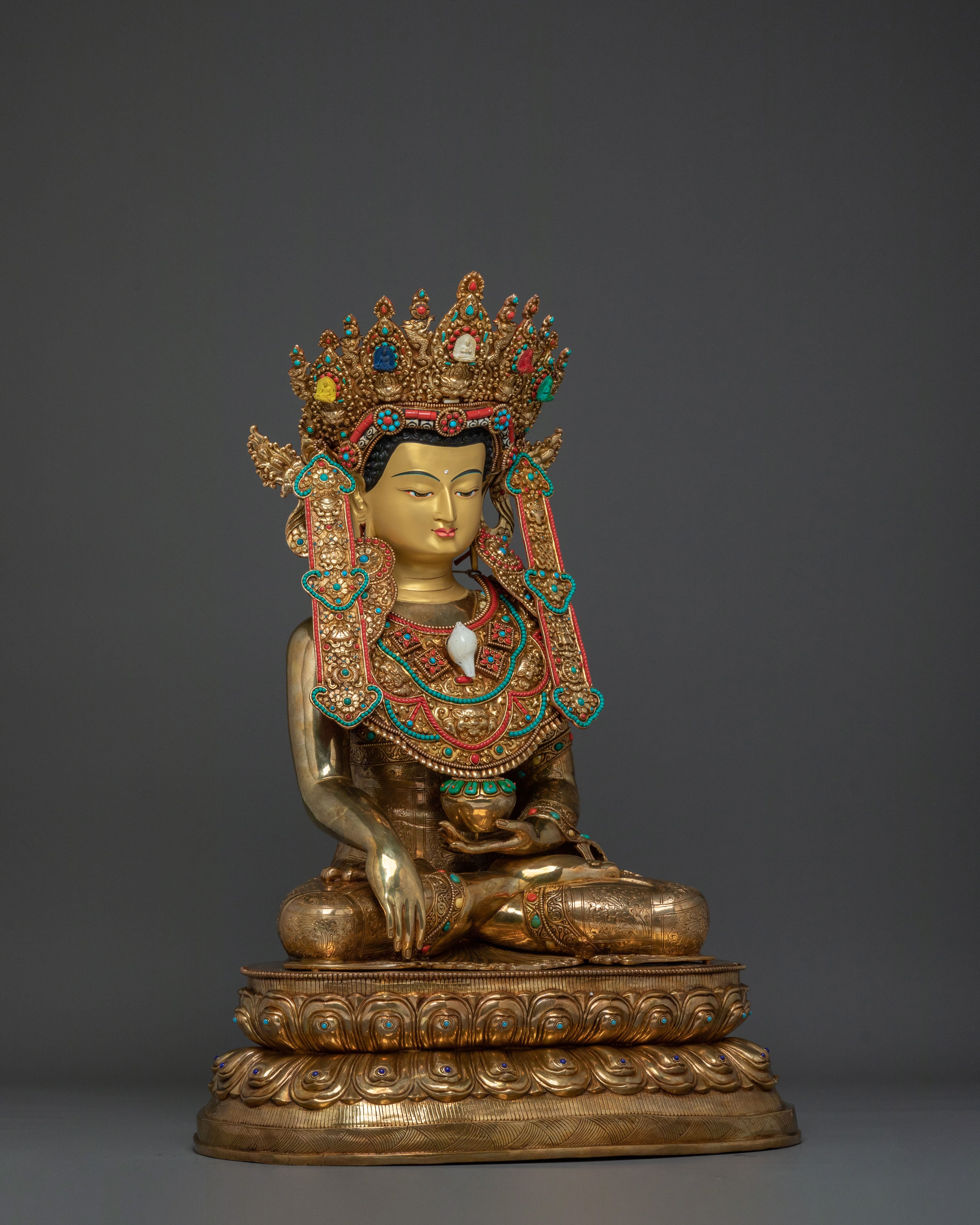 Crowned Buddha of Enlightenment Statue: Sacred Symbol of Wisdom and Awakening