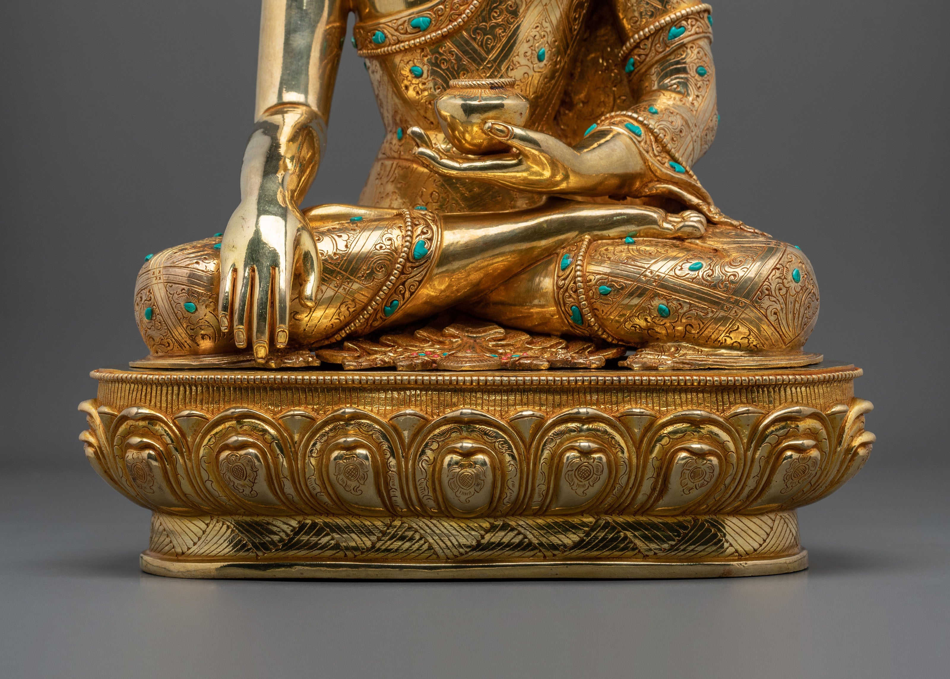 Himalayan Shakyamuni Buddha Sculpture | Gilded Serenity