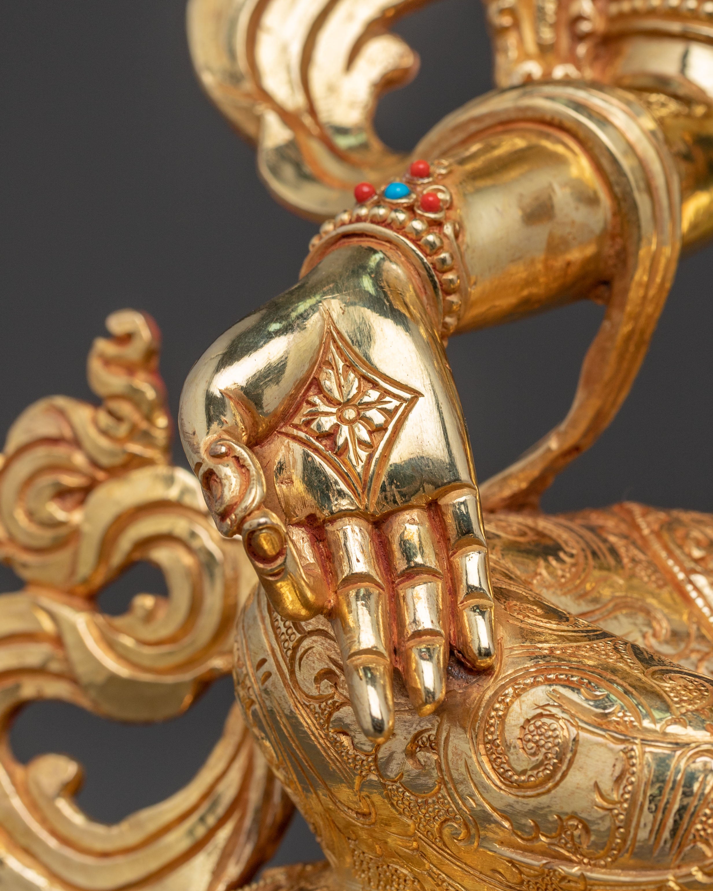 Sacred Statue of Mother Shyama Tara – Hand-Gilded Copper Statue