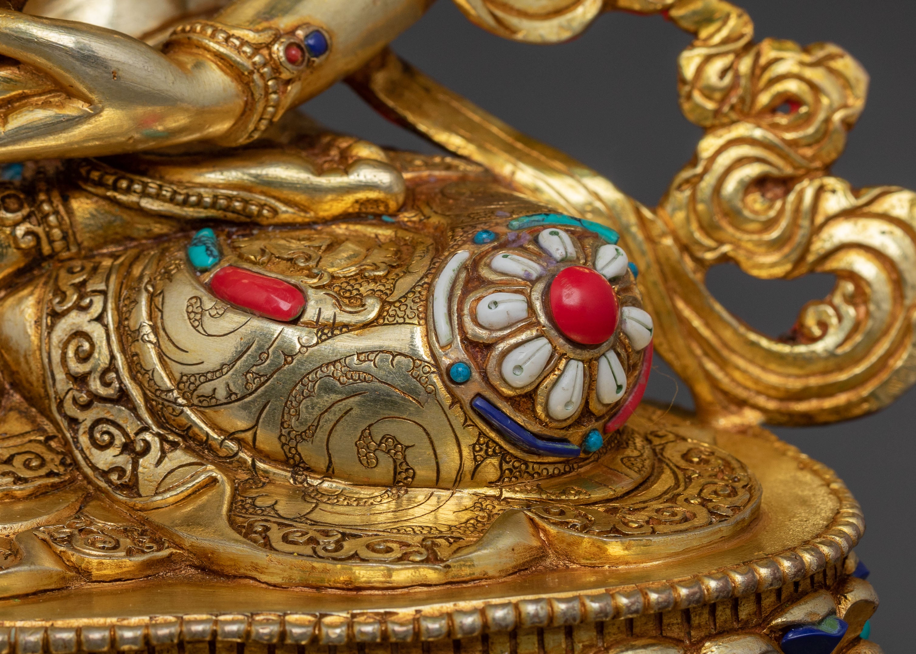 Amitayus Tibetan Buddha Statue Decor: Blessings & Home Decor