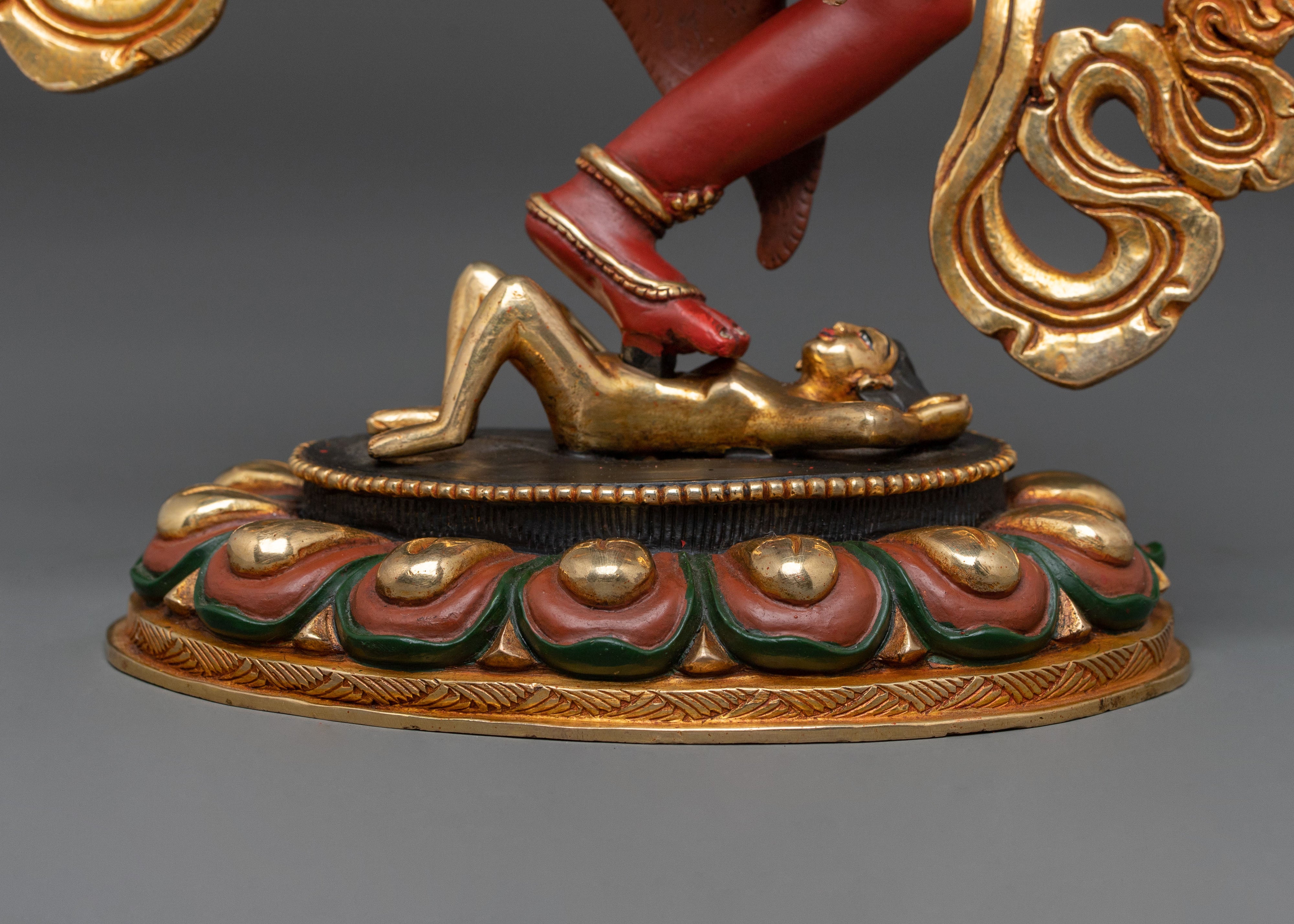 Kurukulla Statue: Vibrant Red Tara Artwork