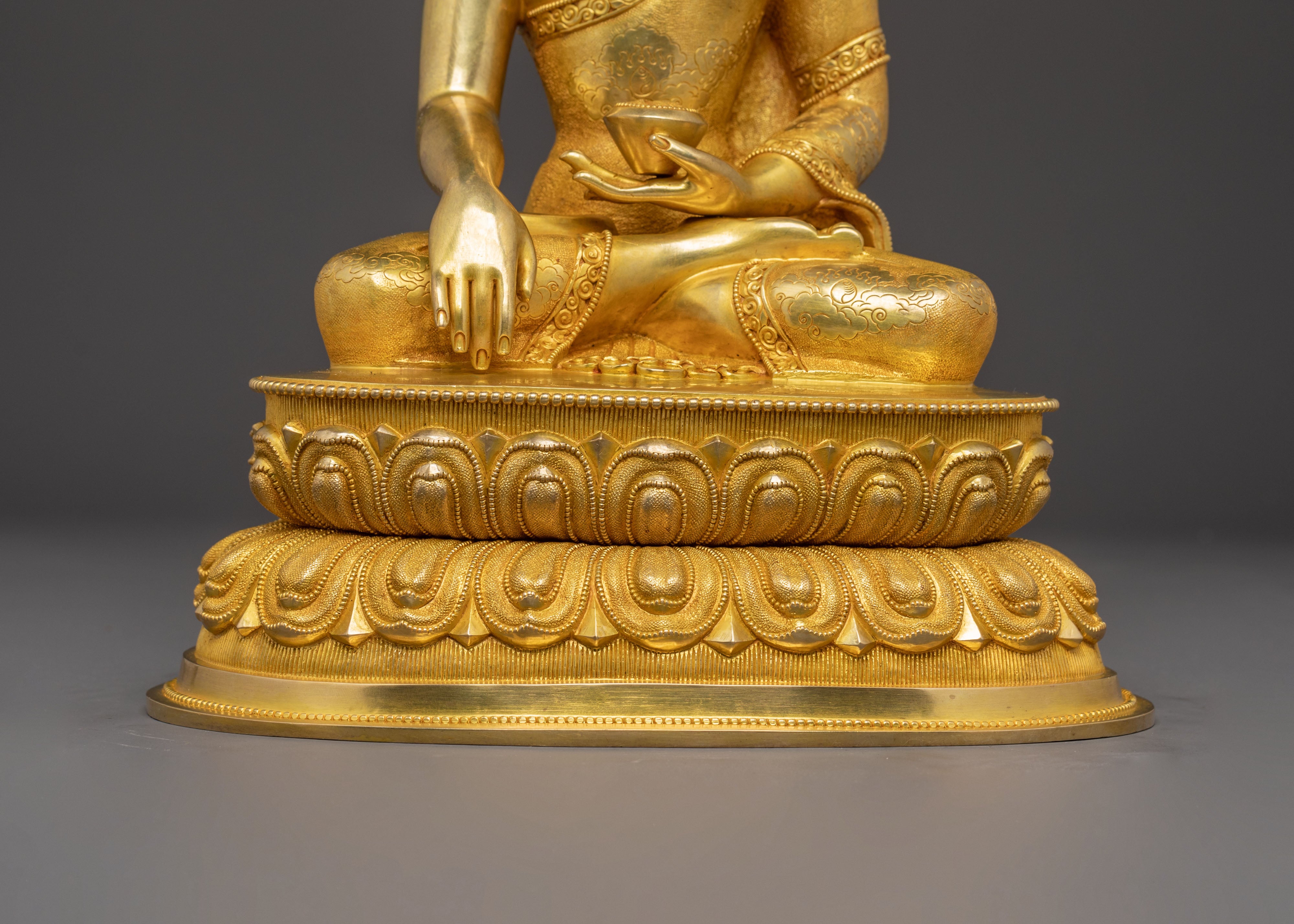 Historical Shakyamuni Buddha Golden Statue | Gautama Buddha