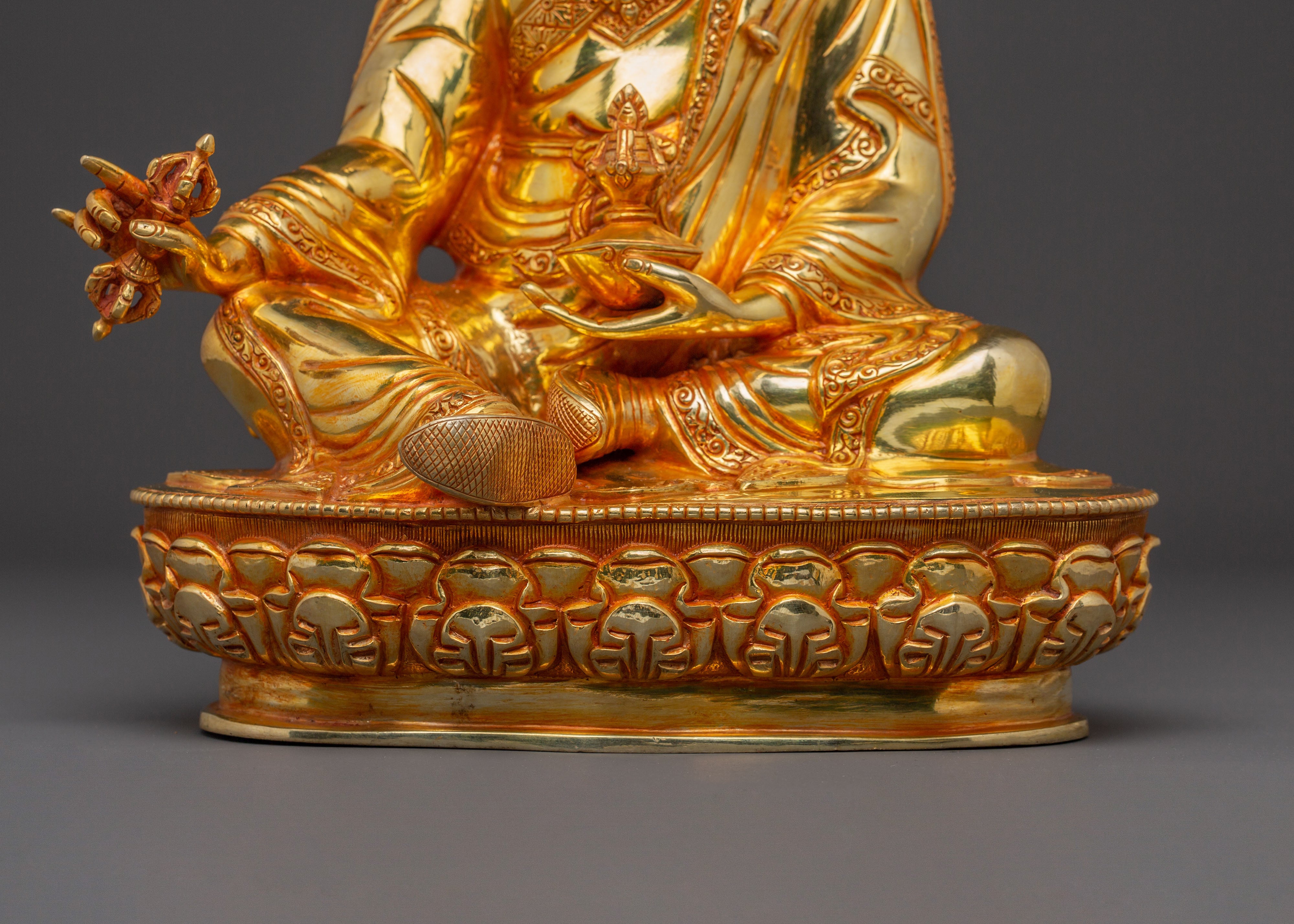 Lotus King Guru Rinpoche Statue – Authentic Nepali Serenity