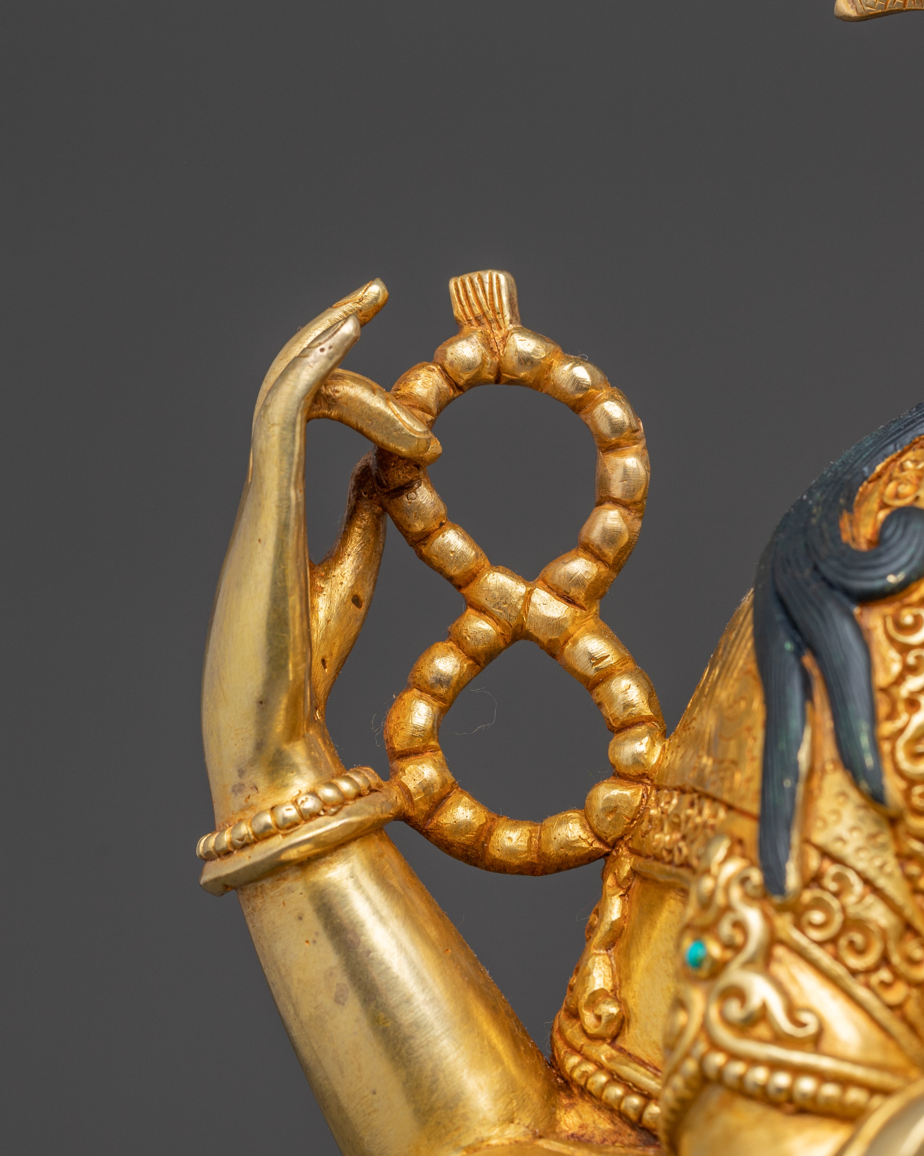 Radiant Statue of Bodhisattva Chenrezig | Protector of All Beings