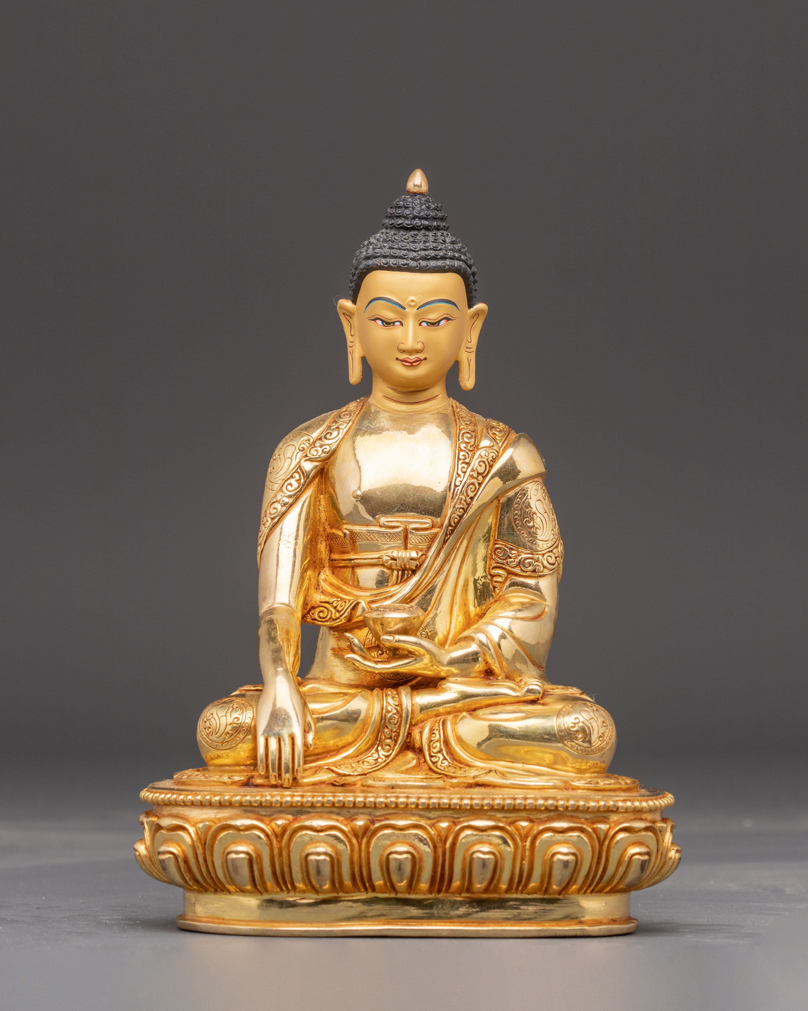Shakyamuni Buddha Golden Statue: Founder of Buddhism