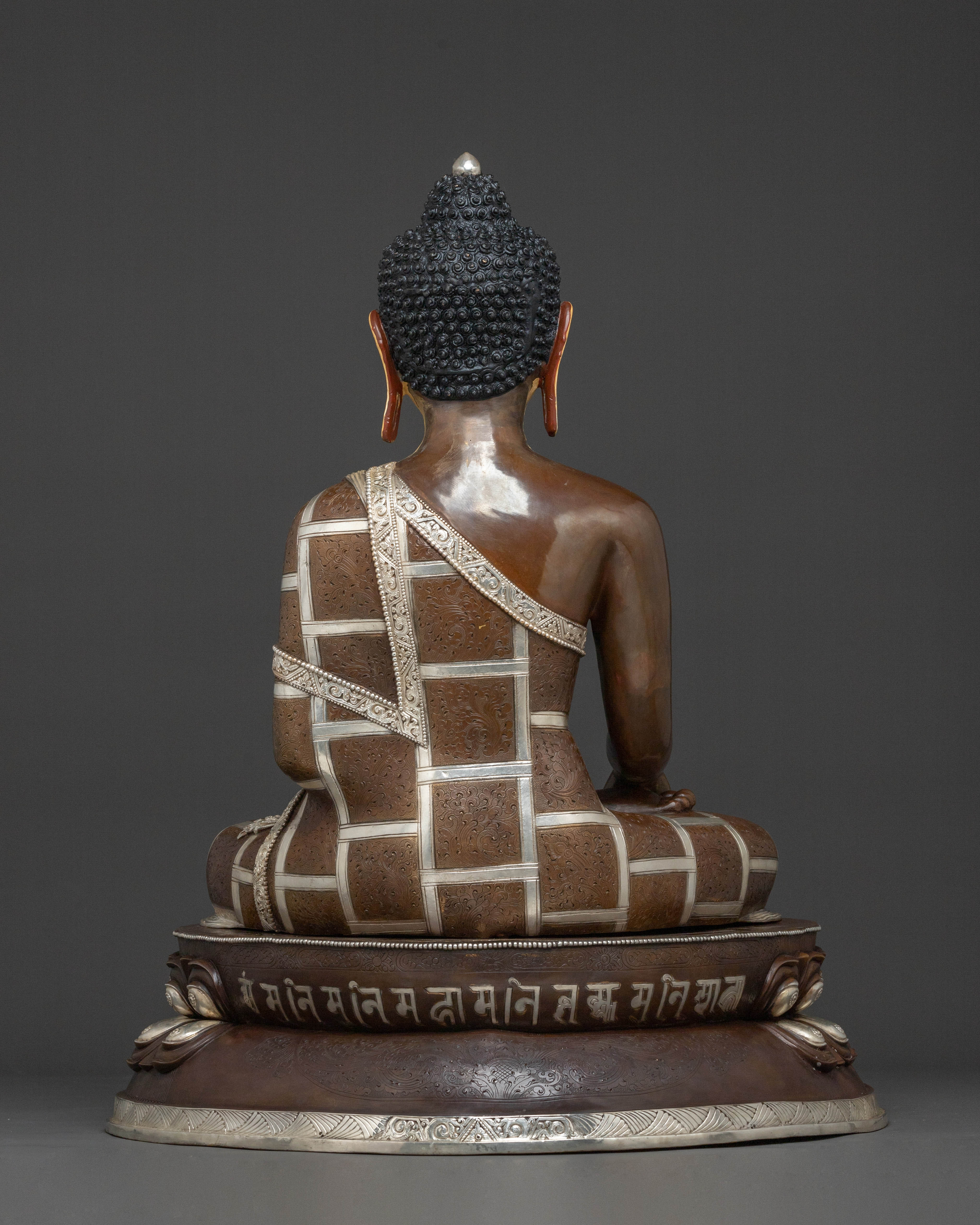 Shakyamuni Buddha: Monastic Golden Figurine