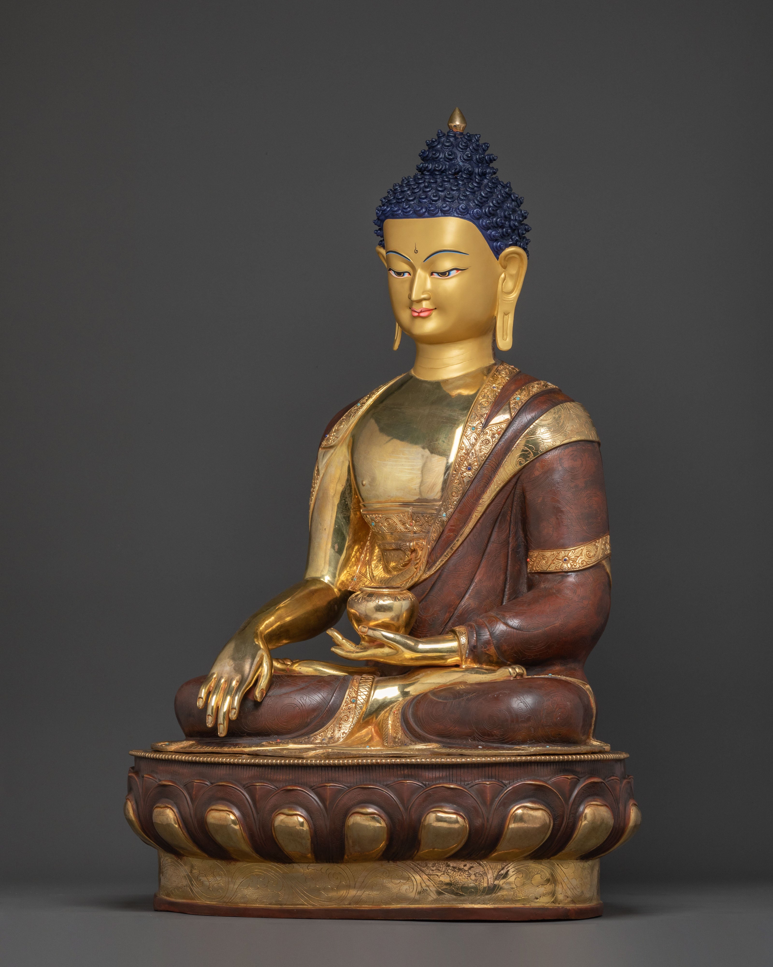 Shakyamuni Buddha Divine Statue - Handcrafted Gilded Copper Statue