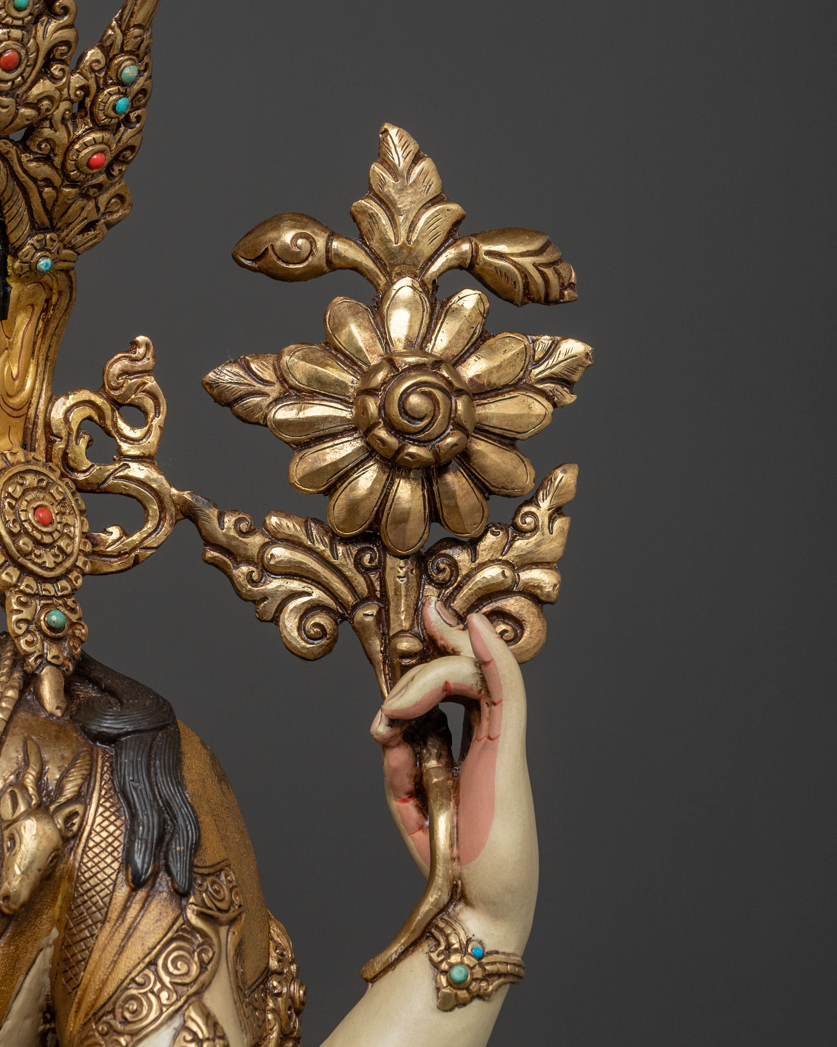 Elegant 24K Gilded Chenrezig Home Decor Statue