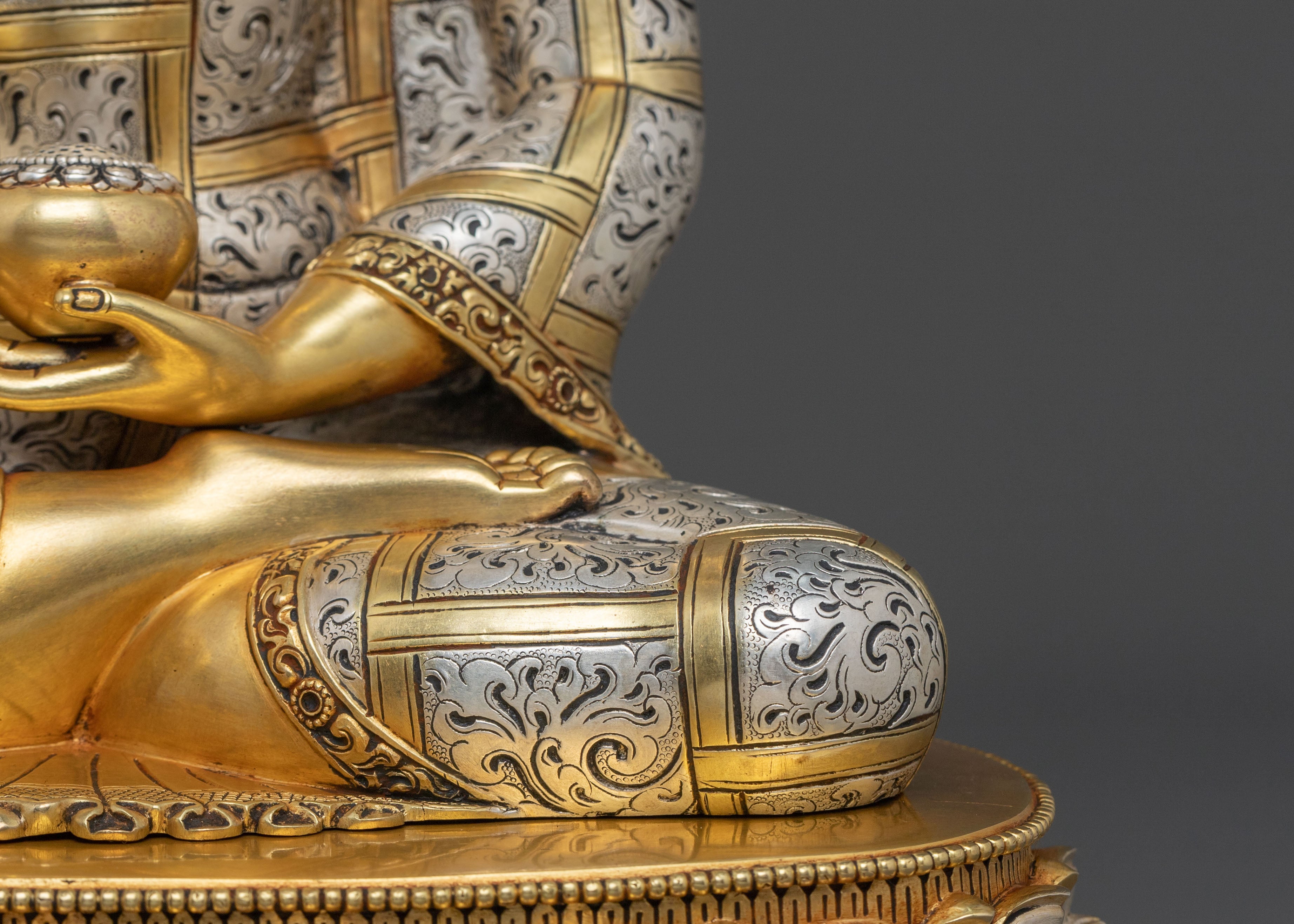 Tibetan Crown Shakyamuni Buddha Sculpture