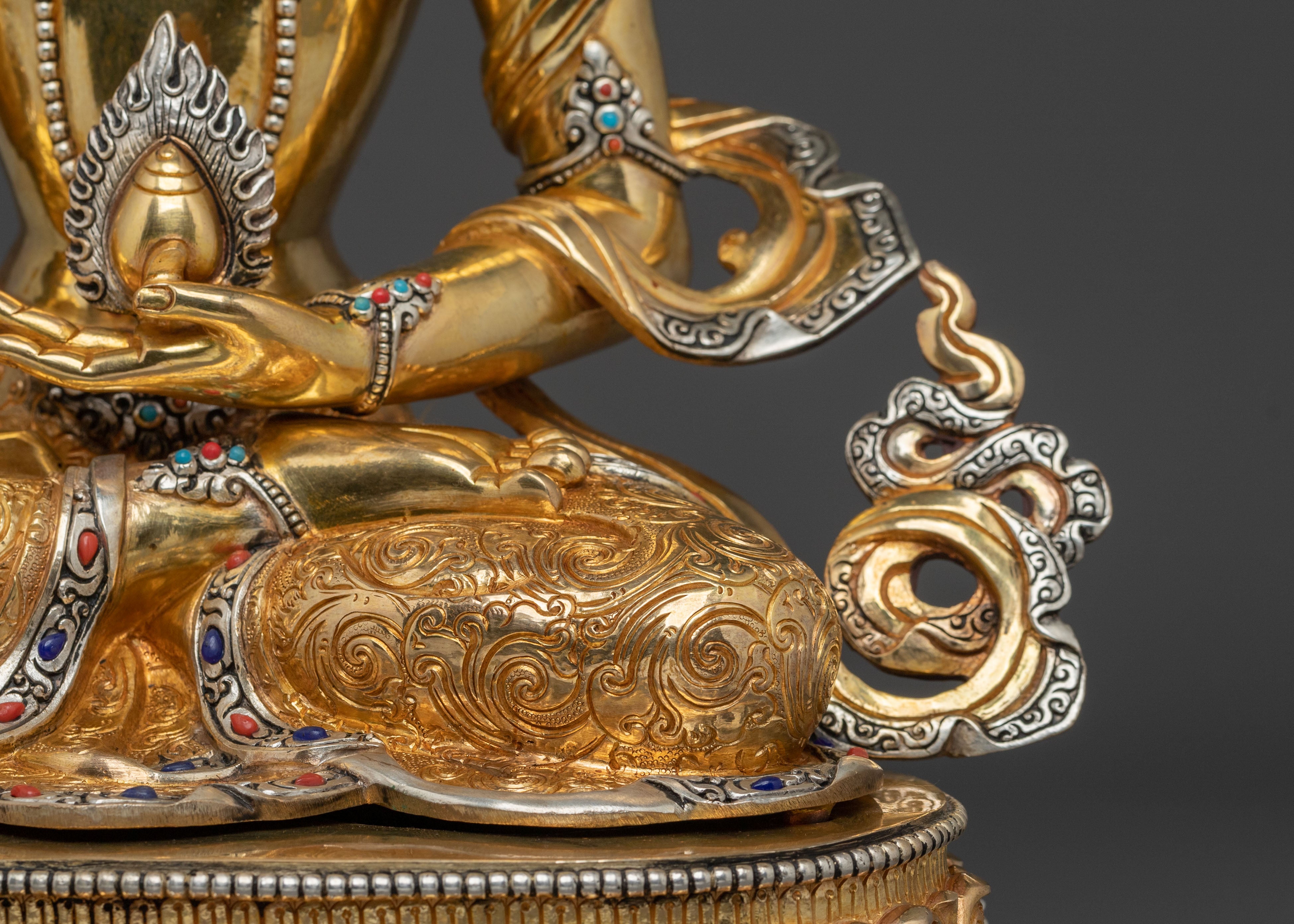 Kshitigarbha Statue: Radiant Protector of the Earth