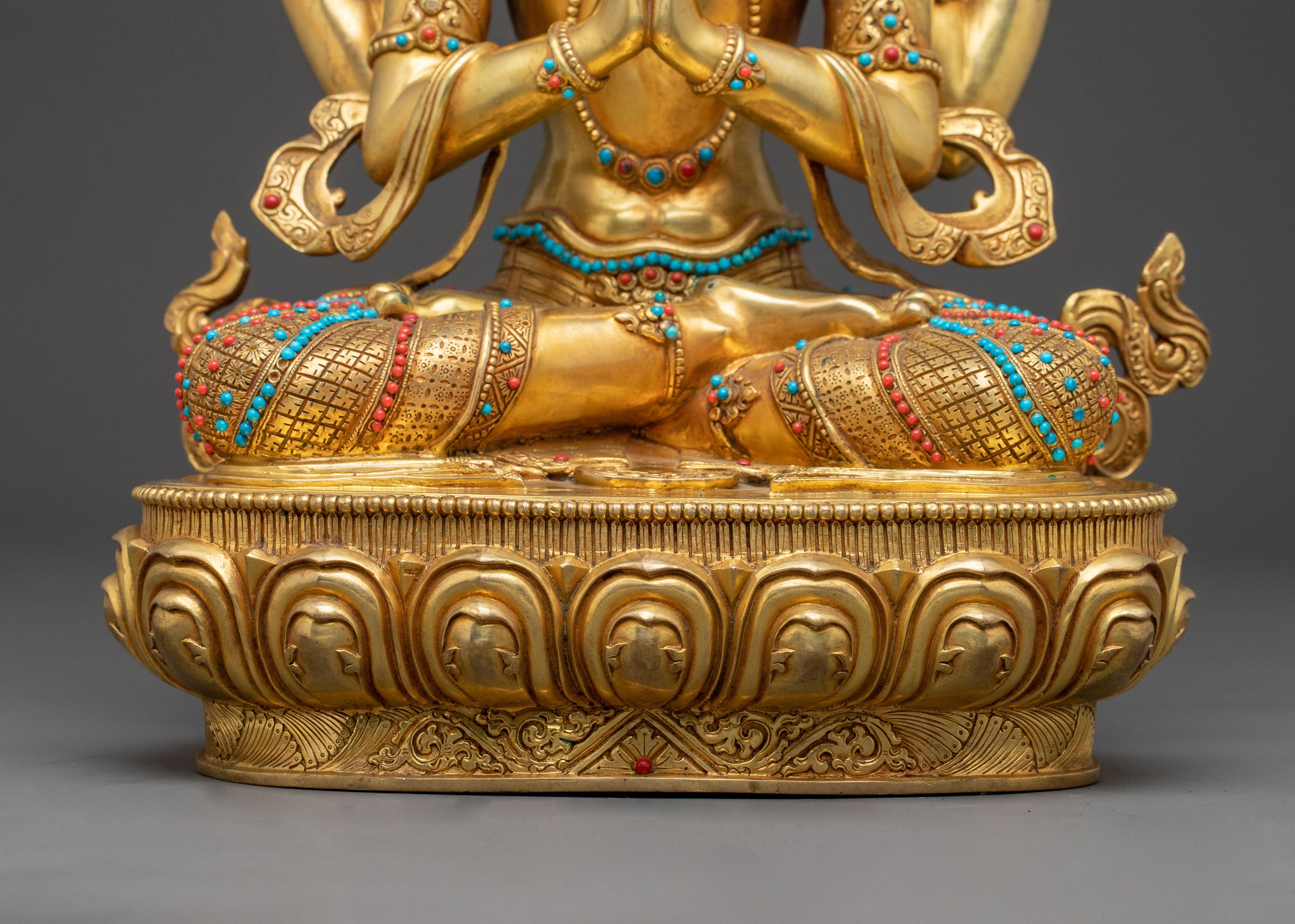 Compassionate Chenrezig Buddha Statue | Gold-Gilded Serenity