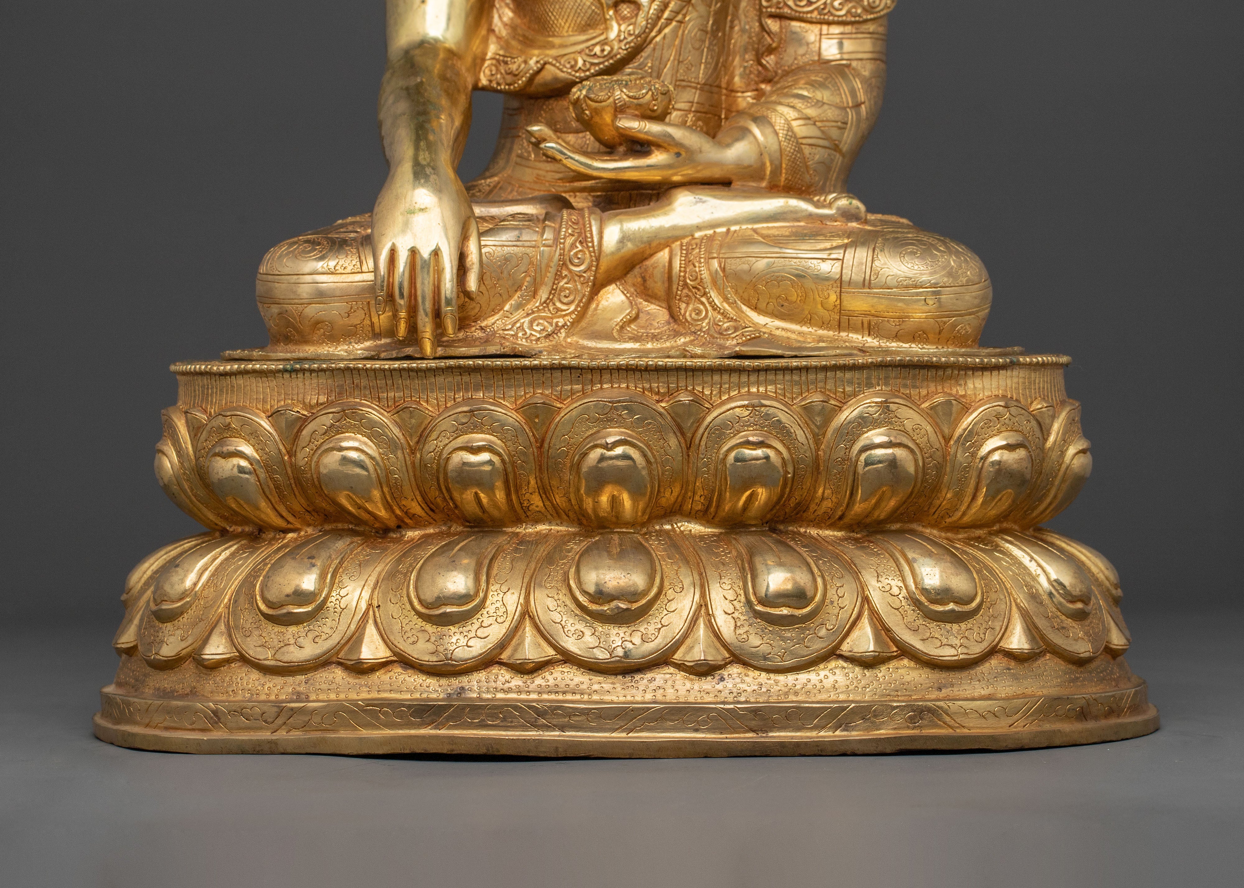Shakyamuni Buddha Statue | Symbol of Enlightenment and Peace