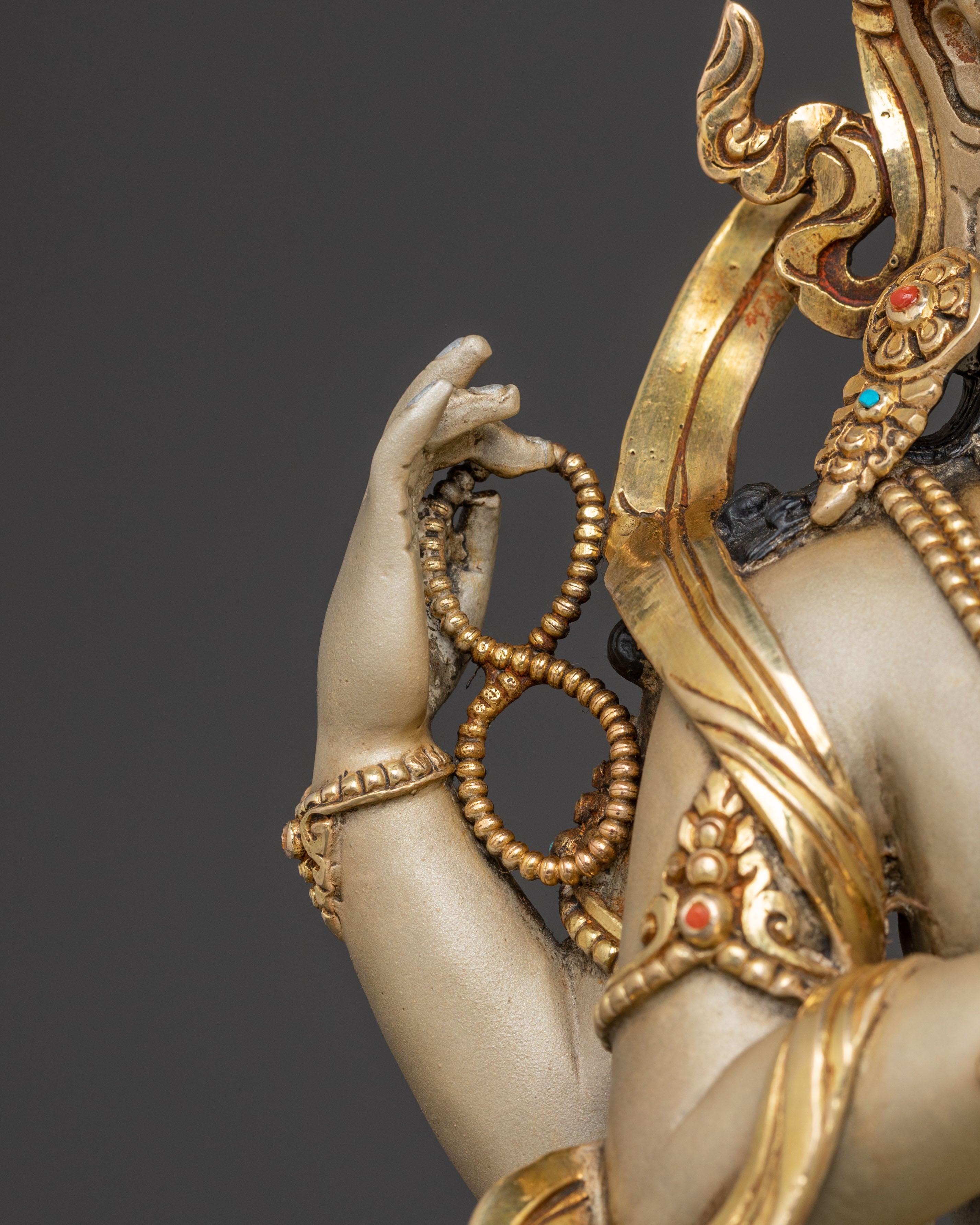 Chenrezig Sacred Compassion Statue: Gold-Plated Devotion