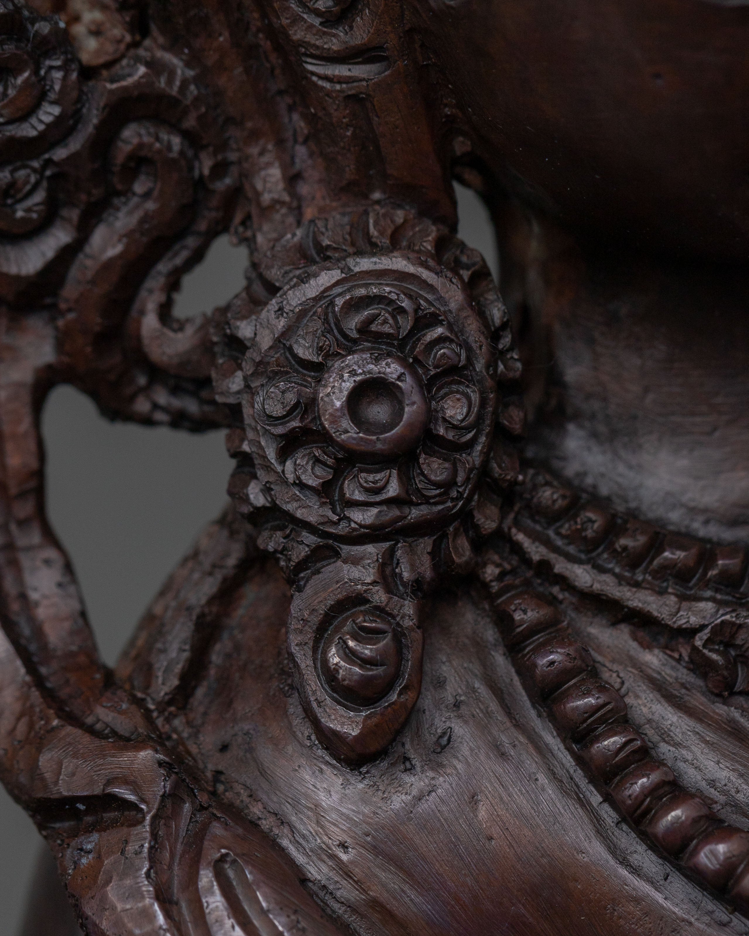 Saraswati Devi Statue: Hindu Goddess of Wisdom