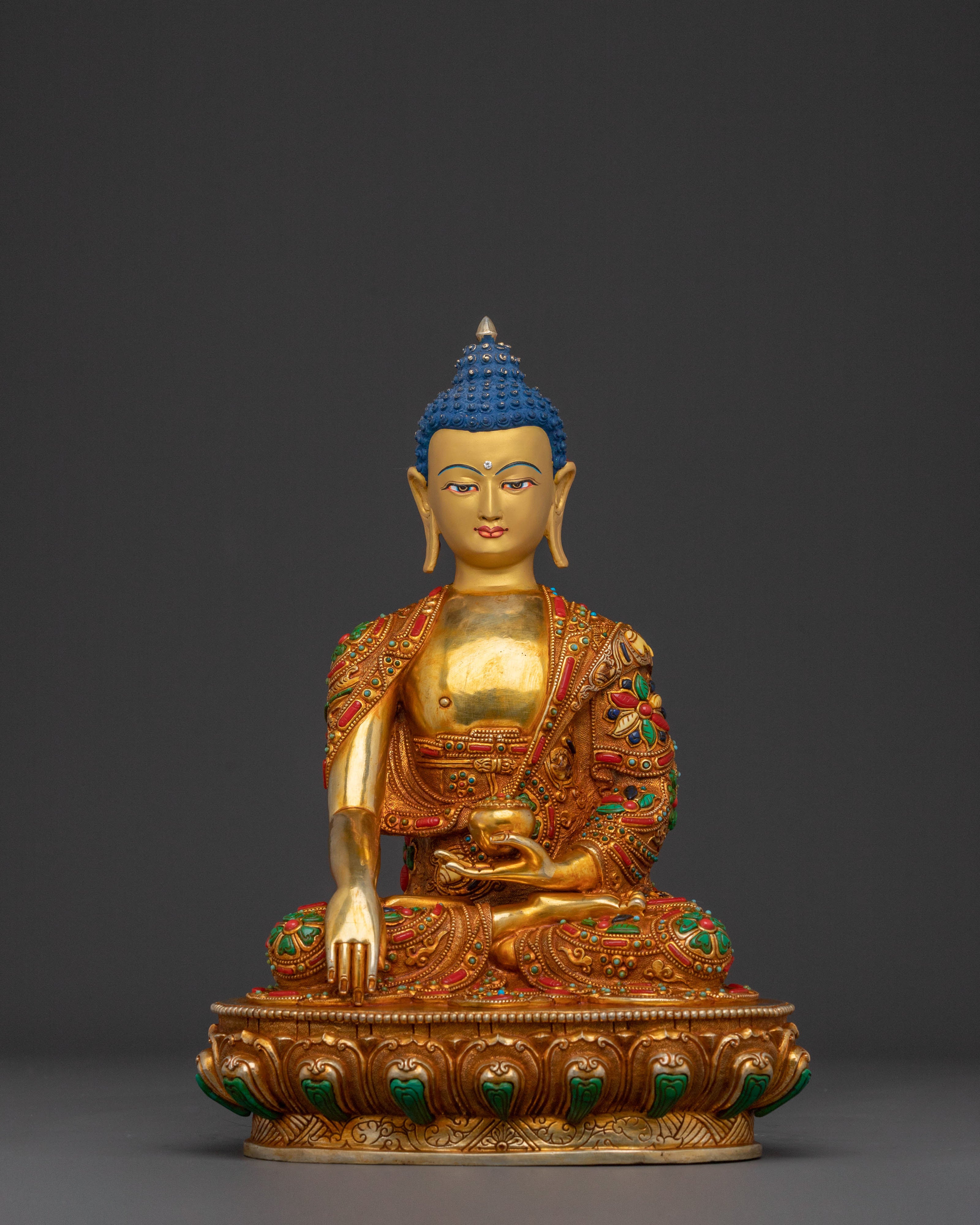 Serene Meditation Shakyamuni Statue – 24K Gold Gilded Art