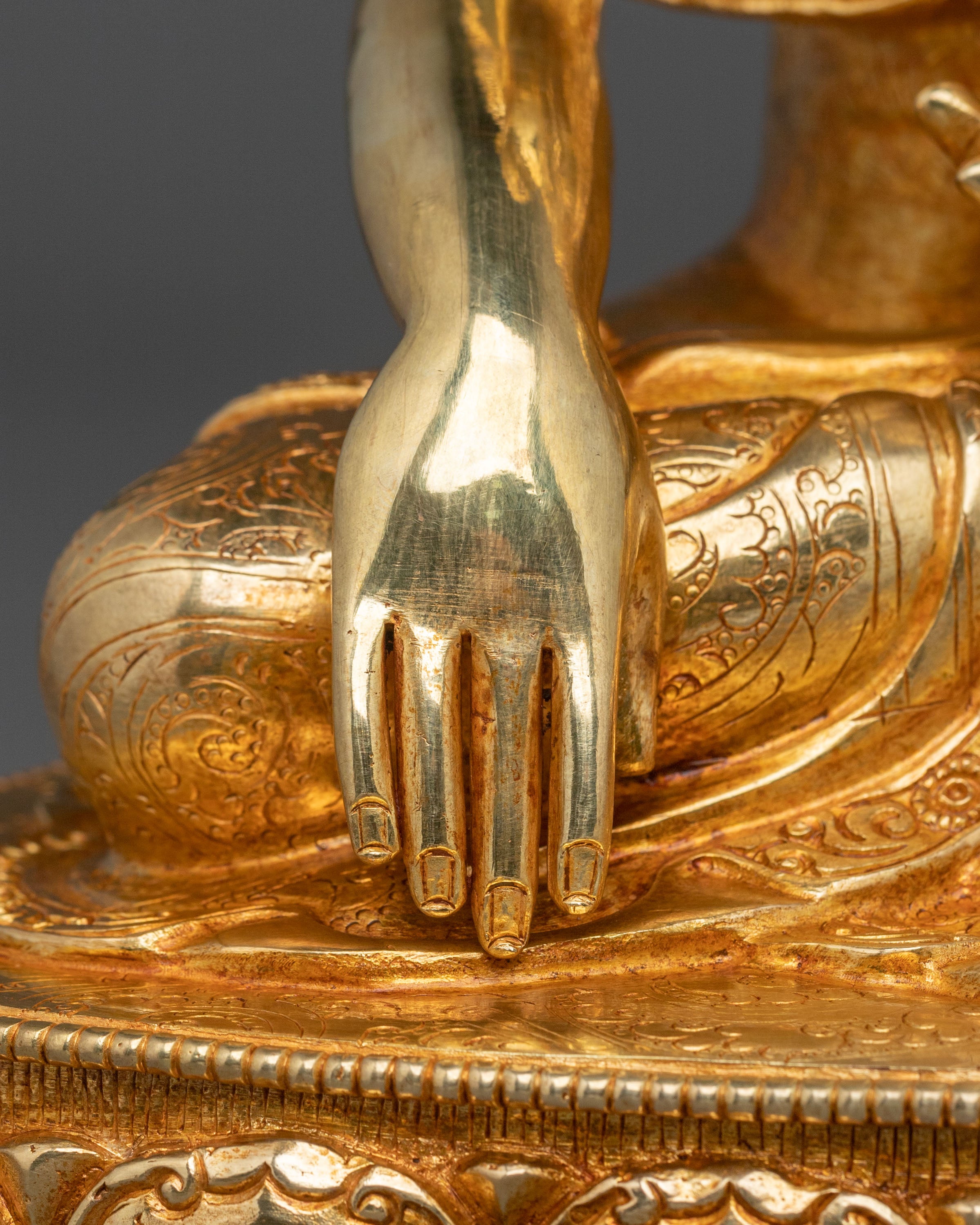 Elegant Statue of Shakyamuni Buddha | Symbol of Enlightenment