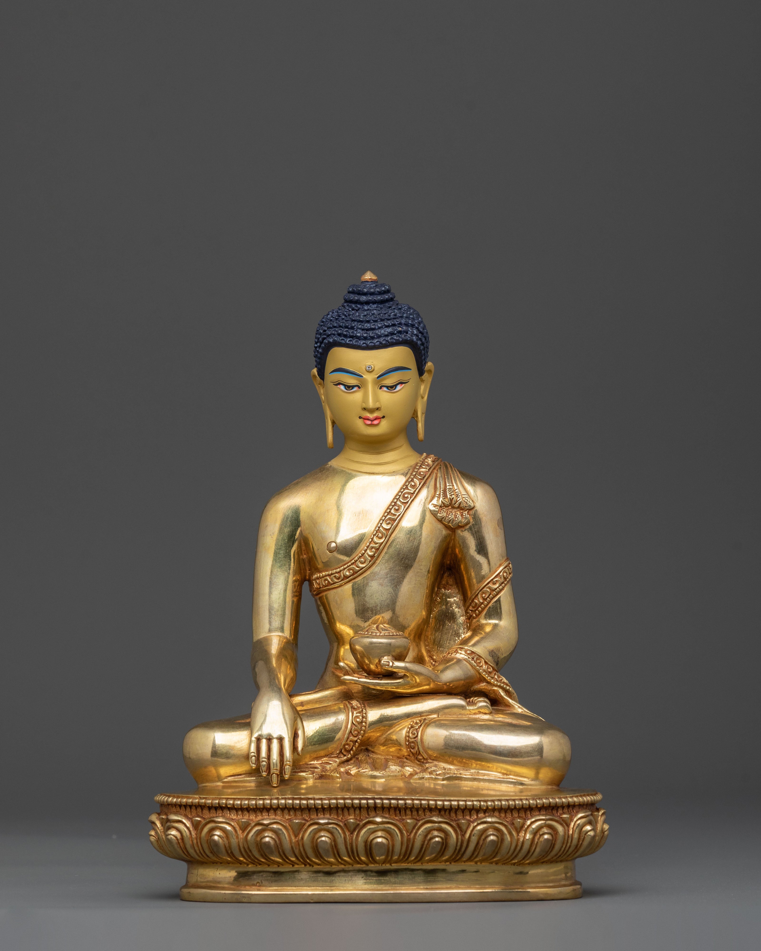 Shakyamuni Buddha Statue Radiates Enlightenment