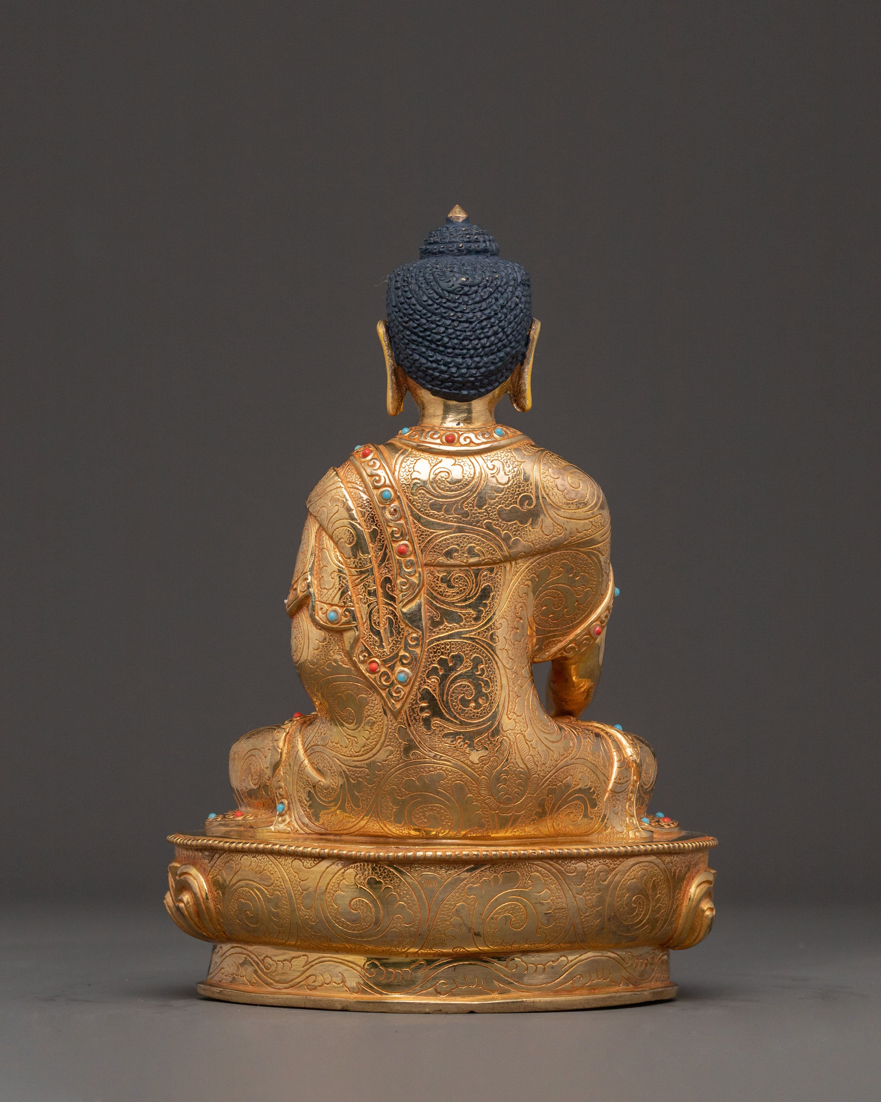 Himalayan Enlightened Shakyamuni Statue - Serene Gilded Copper