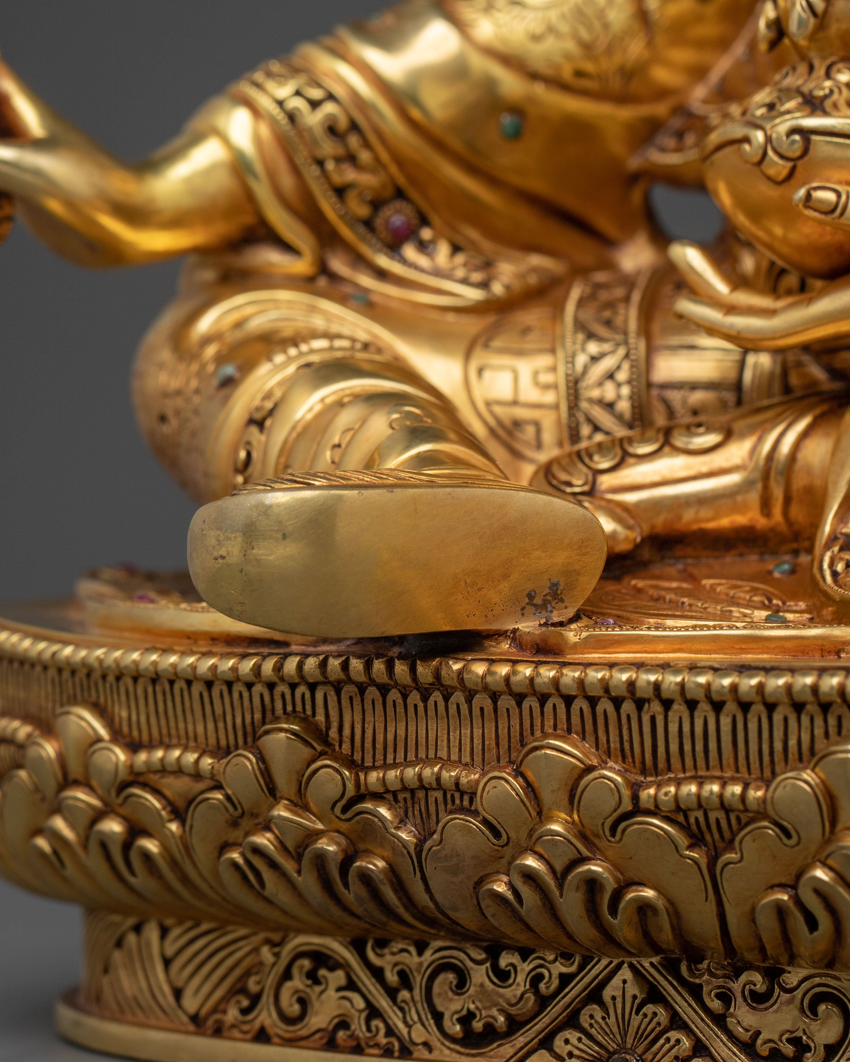 Guru Rinpoche Enlightenment Statue: Buddhist Altar Decoration