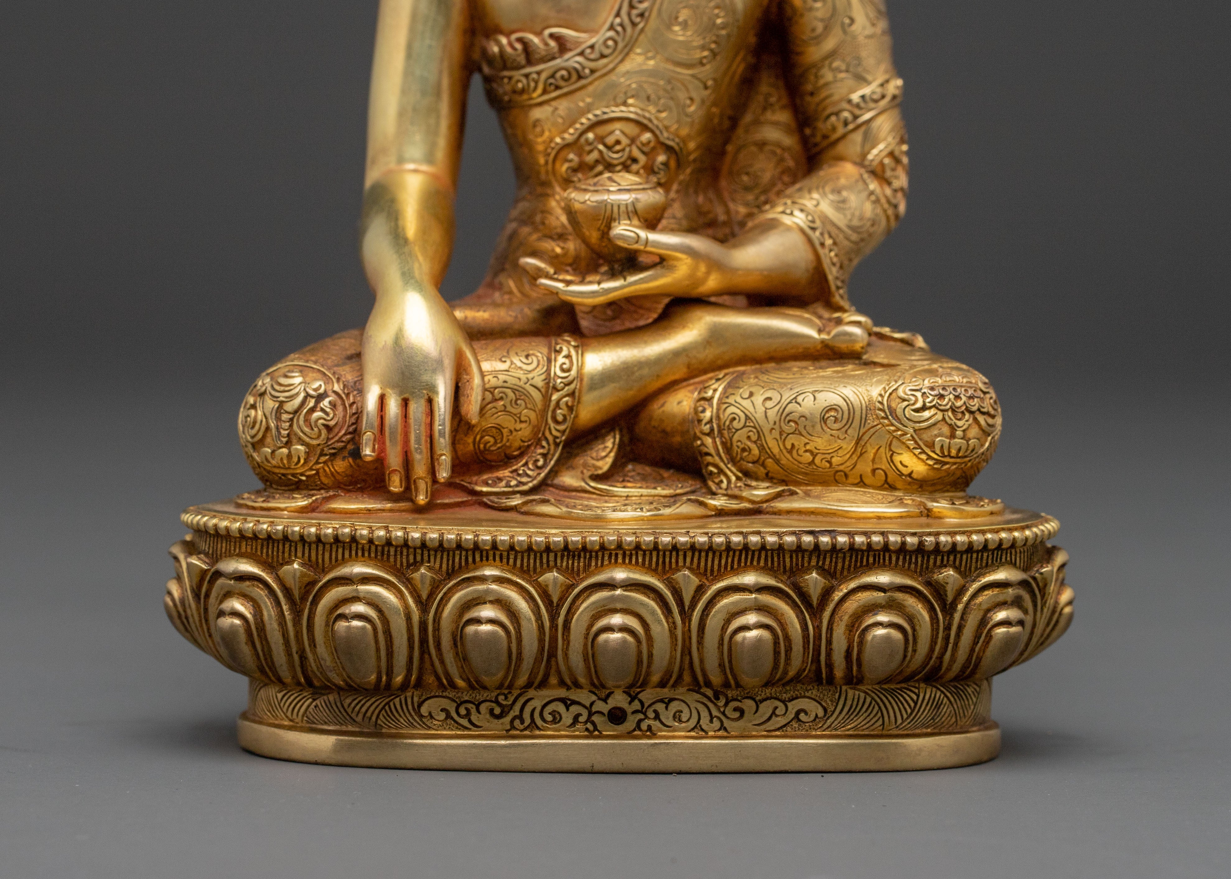 Shakyamuni Buddha Divine Statue - 24K Gold Gilded Figure