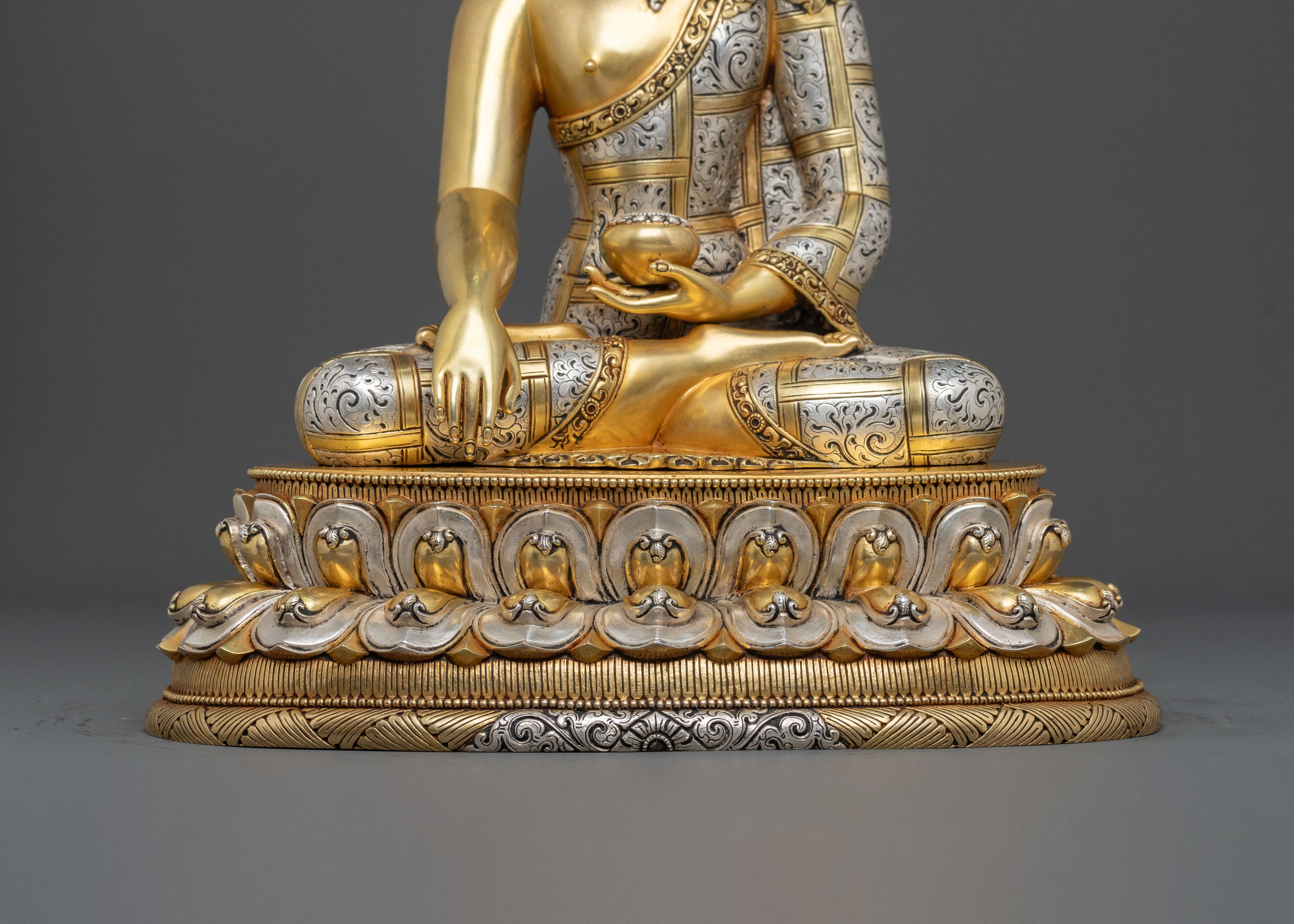 Tibetan Crown Shakyamuni Buddha Sculpture