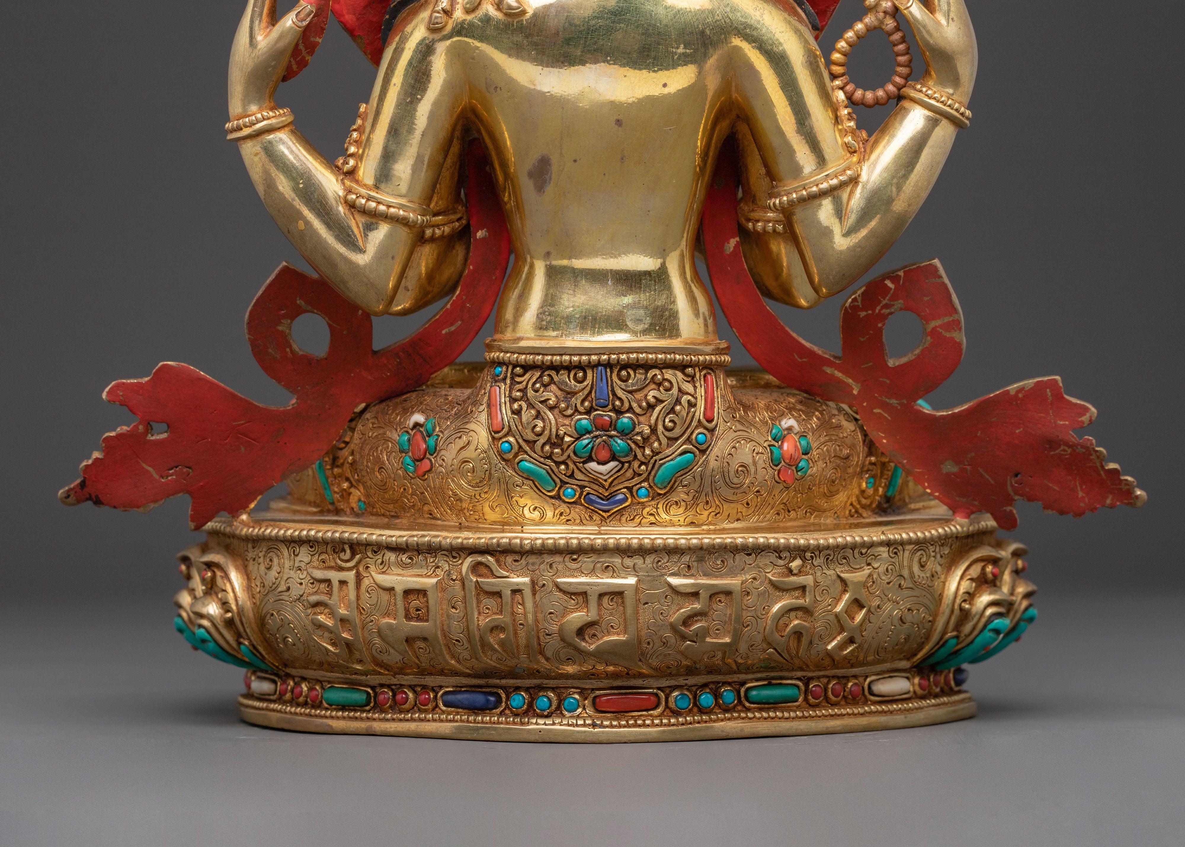Copper Chenrezig Divine Statue: Gilded Grace