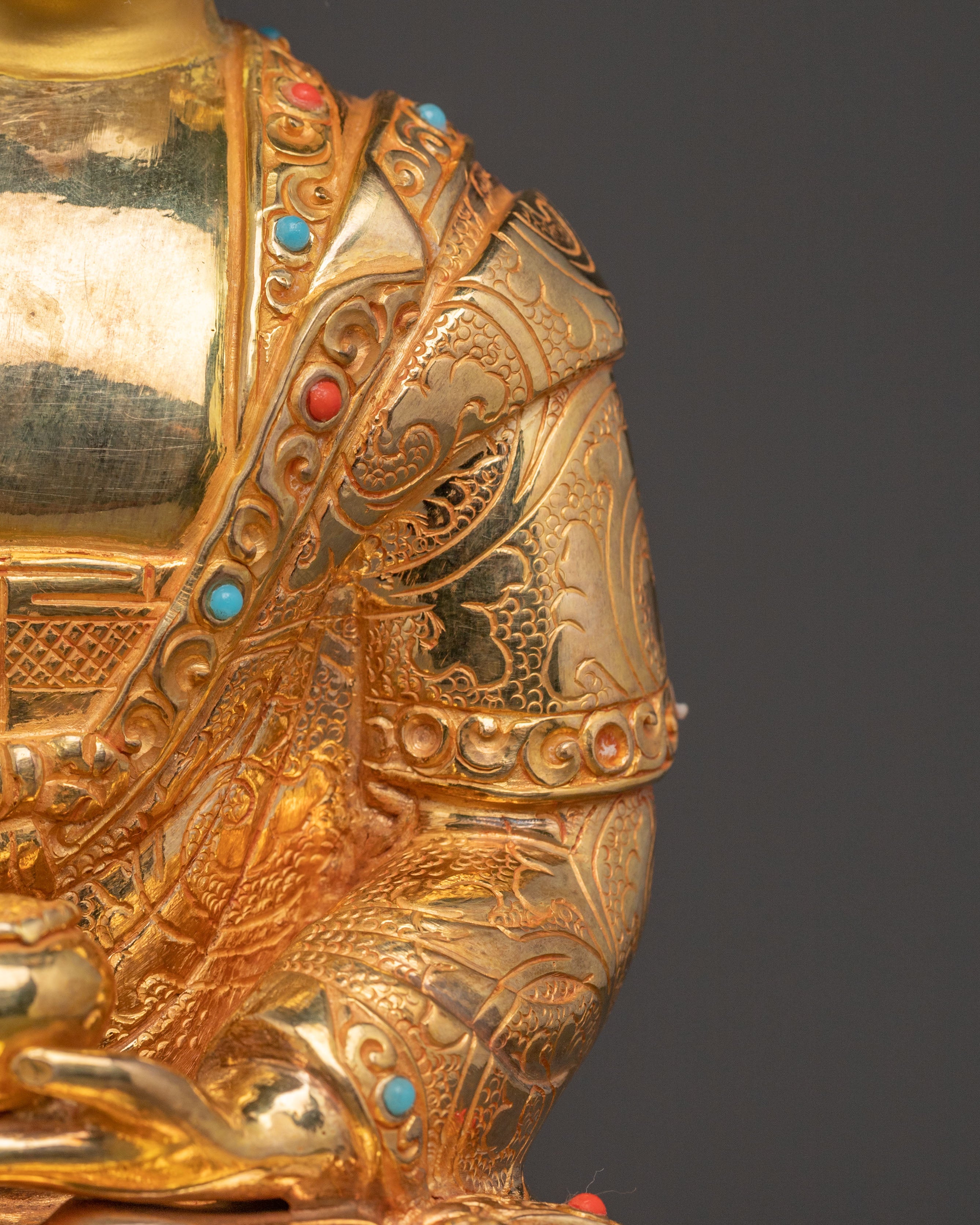 Himalayan Enlightened Shakyamuni Statue - Serene Gilded Copper