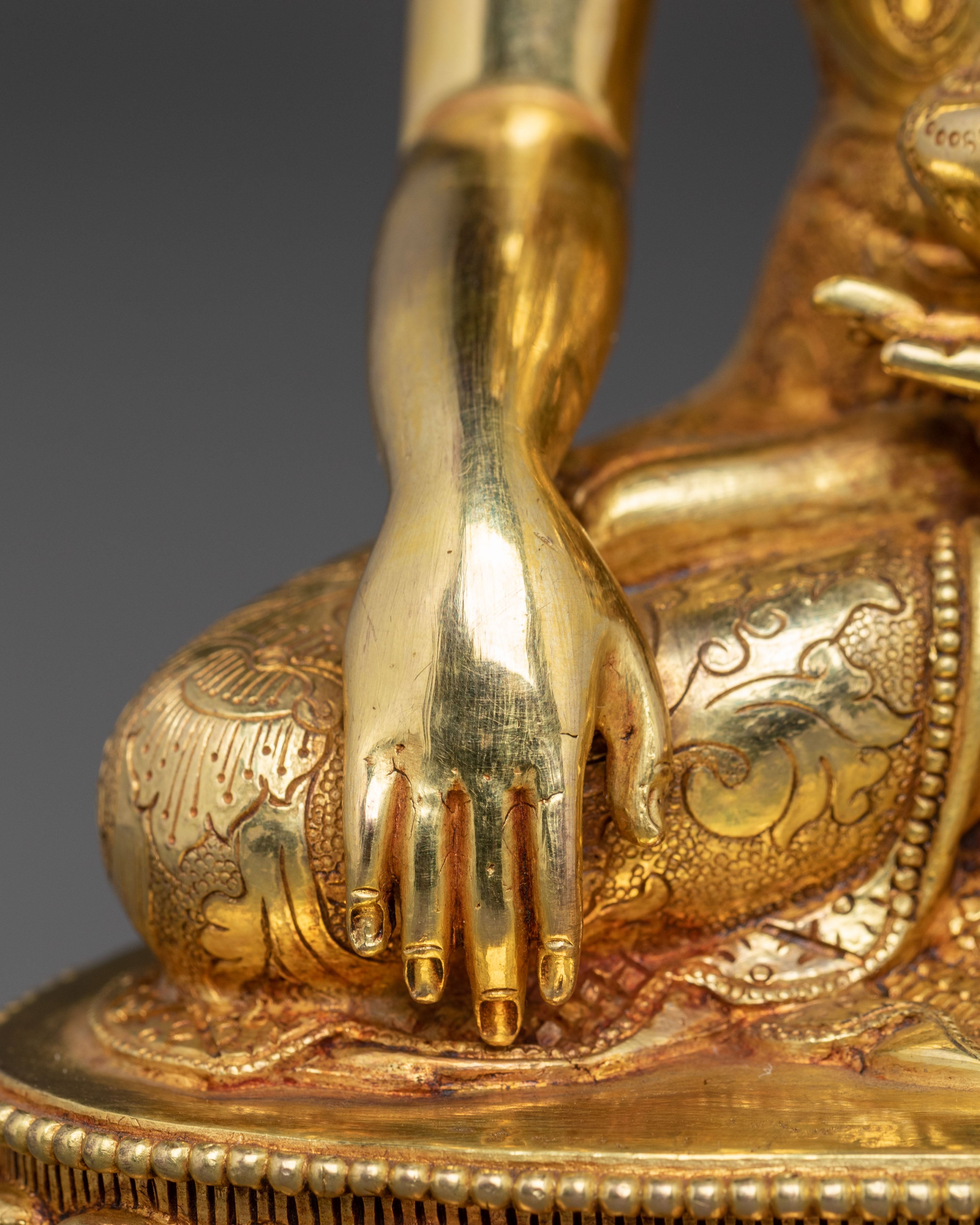 Shakyamuni Enlightened Buddha Statue: Handcrafted Serenity