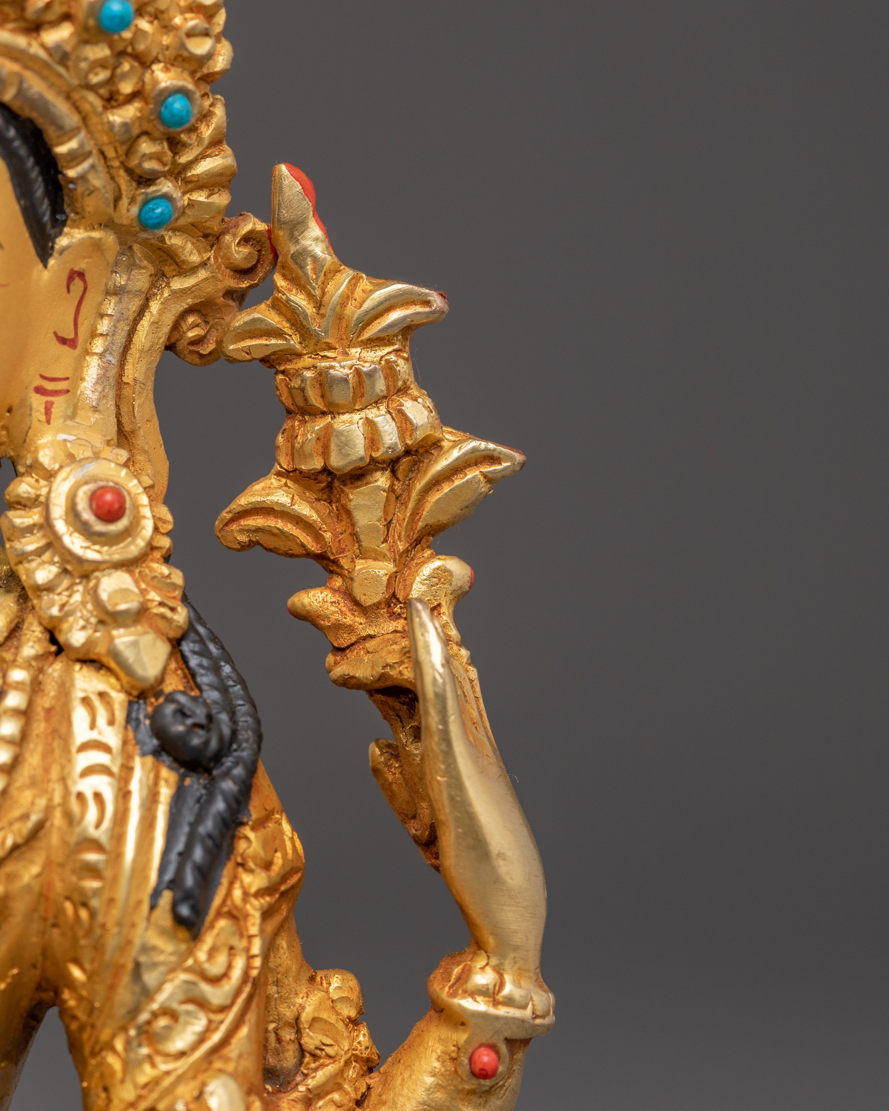 Figurine of Bodhisattva Chenrezig | Four Armed Avalokiteshvara Statue