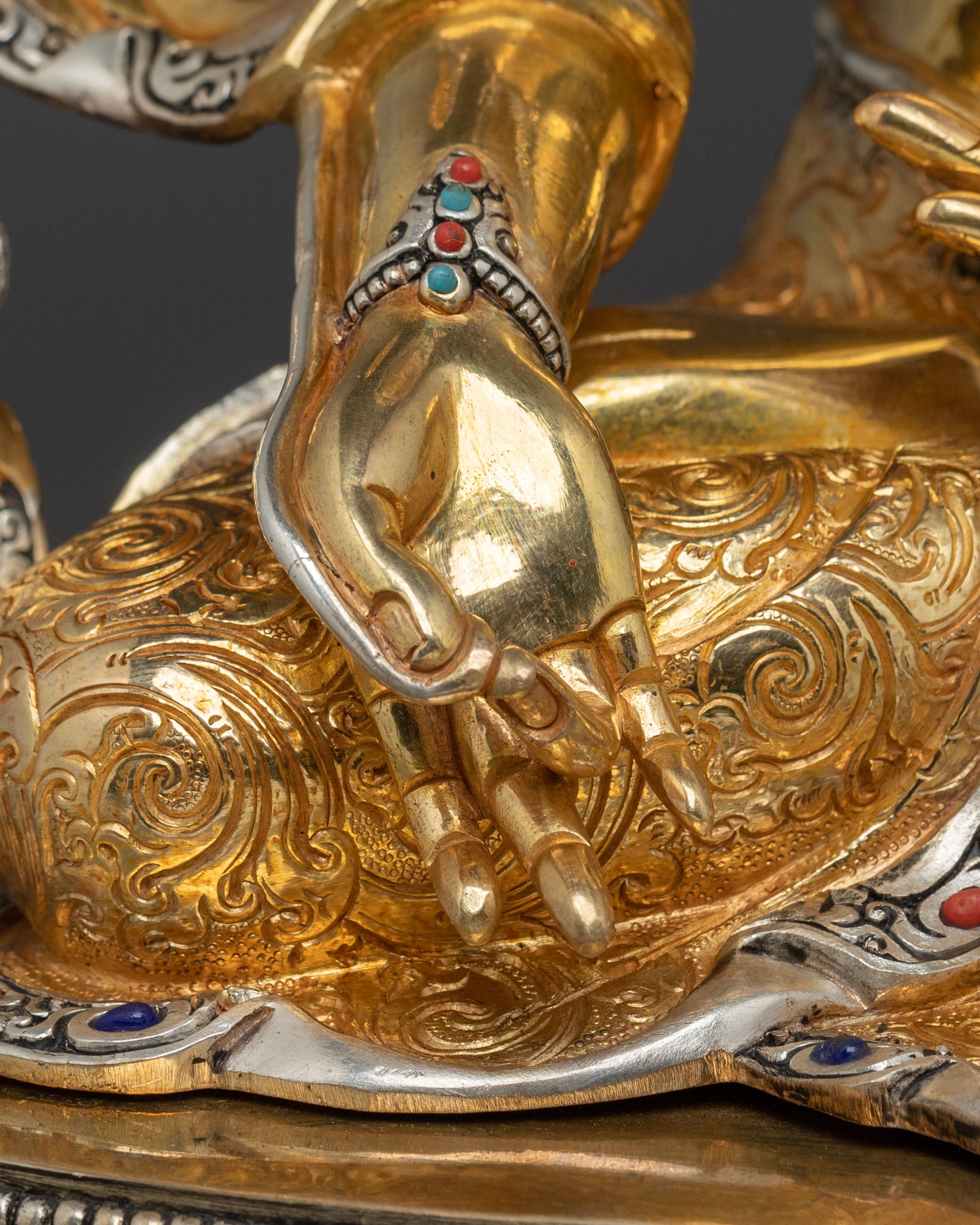Kshitigarbha Statue: Radiant Protector of the Earth