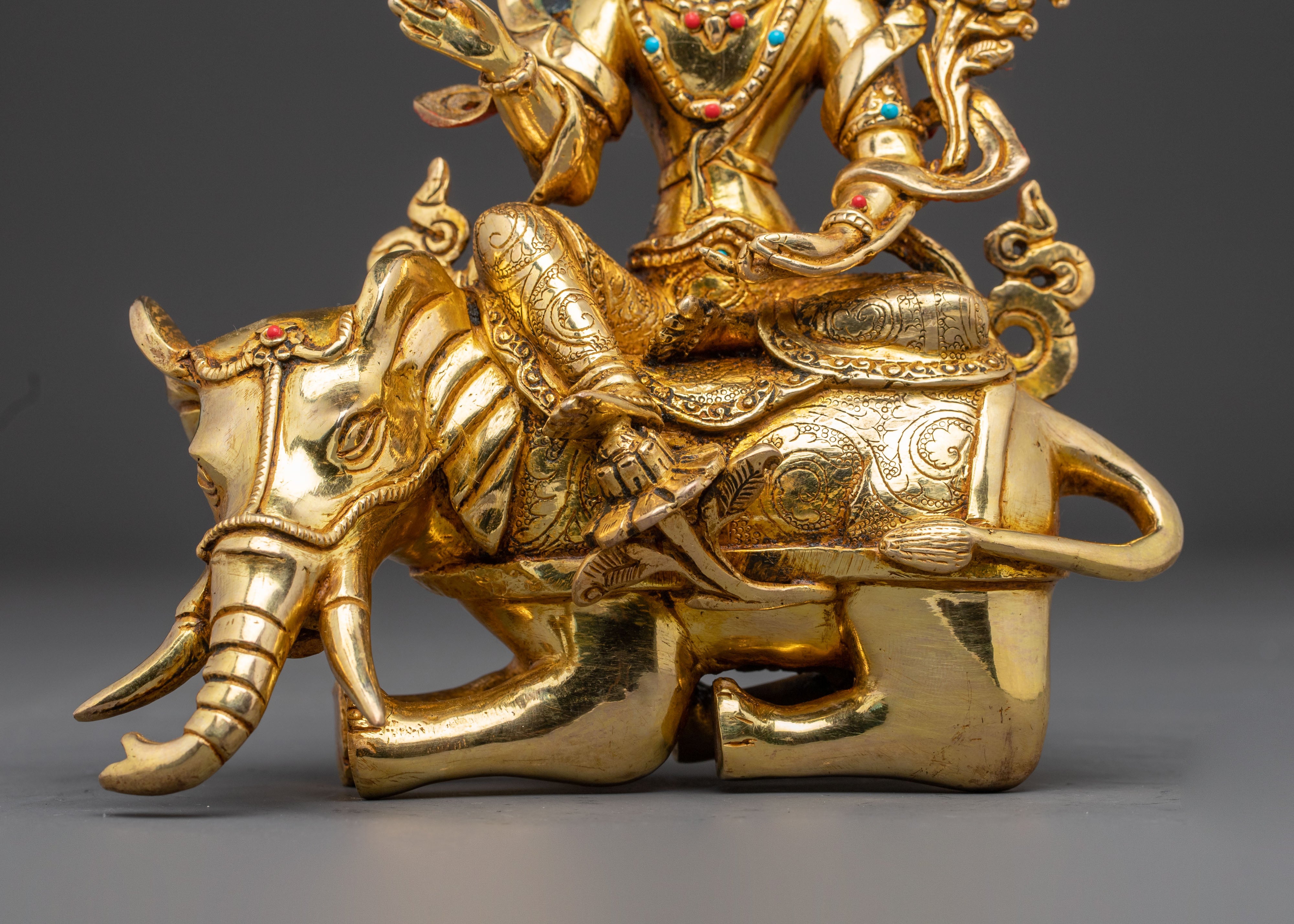 Golden Statue of Samanthabhadra | Dharma Protector