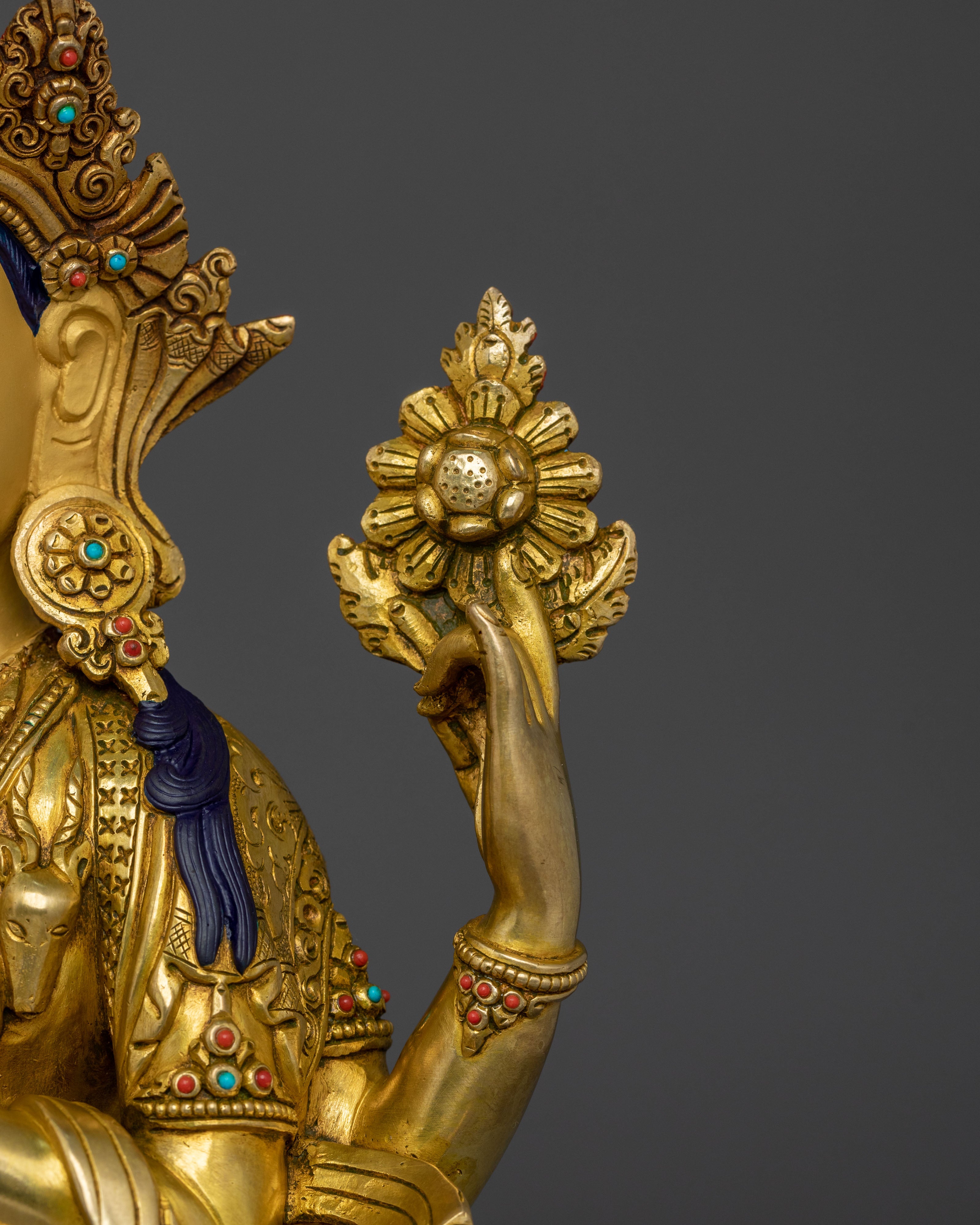 Handmade Chenrezig Golden Statue: Sacred Radiance