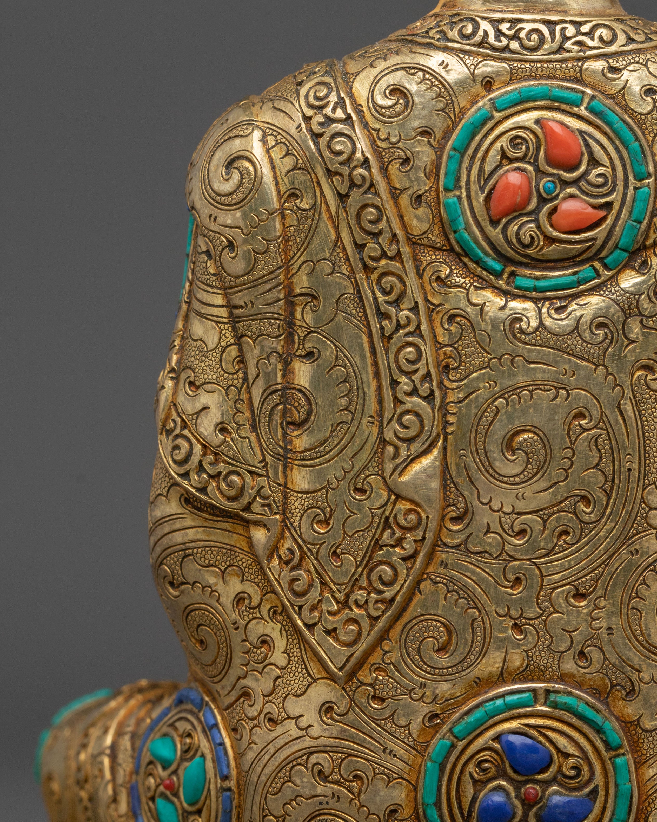 Handcrafted Shakyamuni Buddha Statue for Altar: Symbol of Enlightenment
