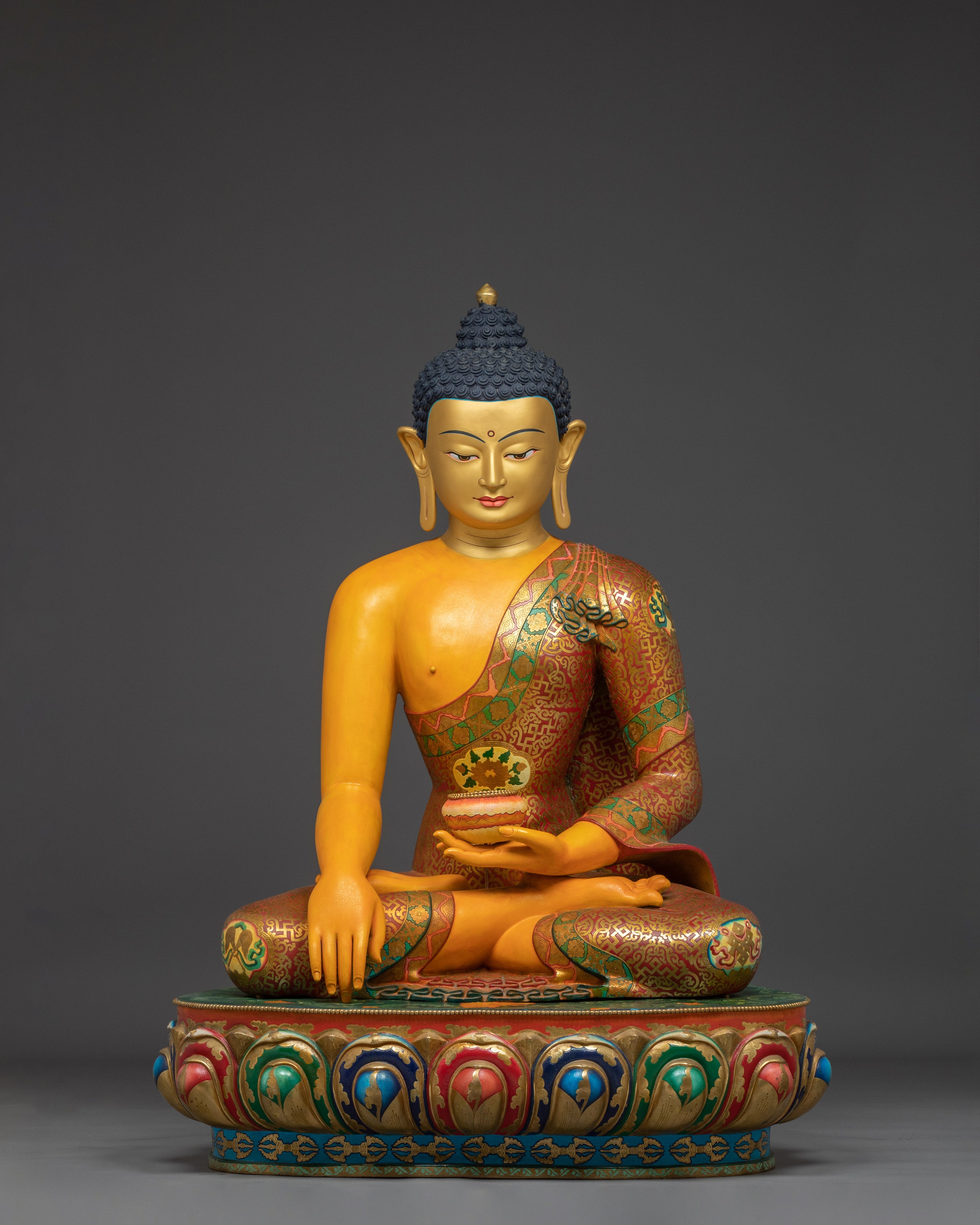 Divine Shakyamuni Buddha: Traditional Statue