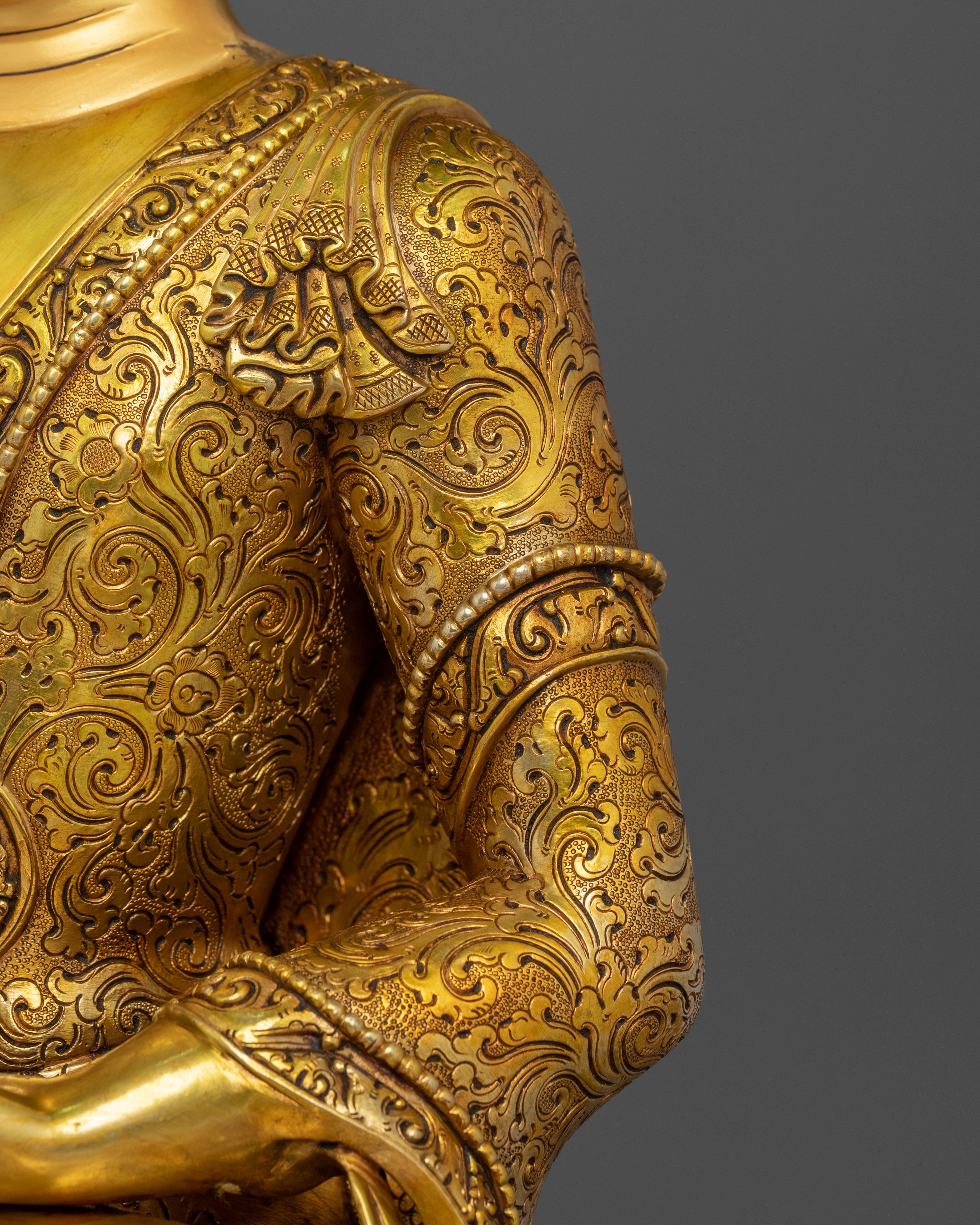 Shakyamuni Buddha Divine Figurine for Altar