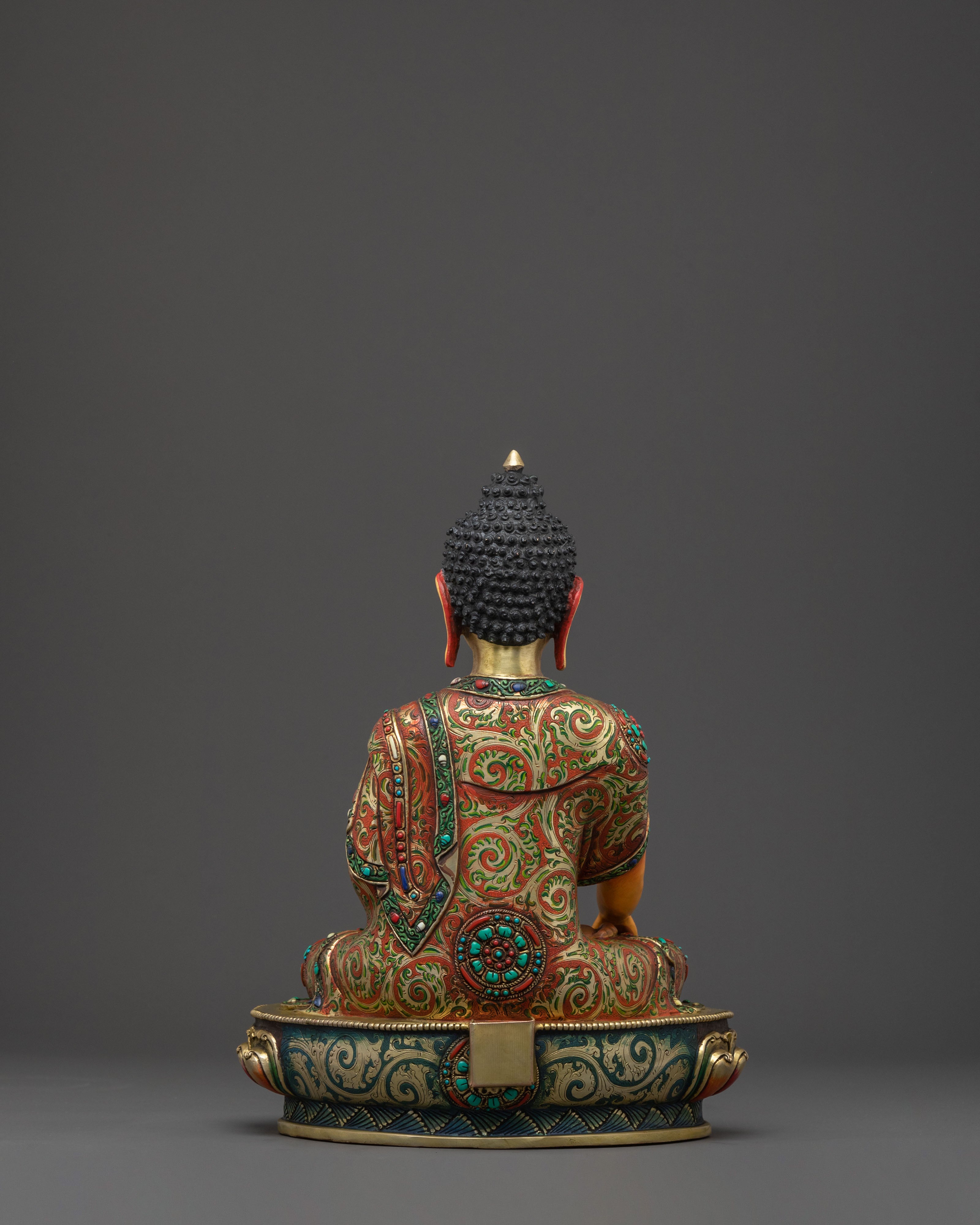 Shakyamuni Buddha Statue – Serene Nepali Artistry