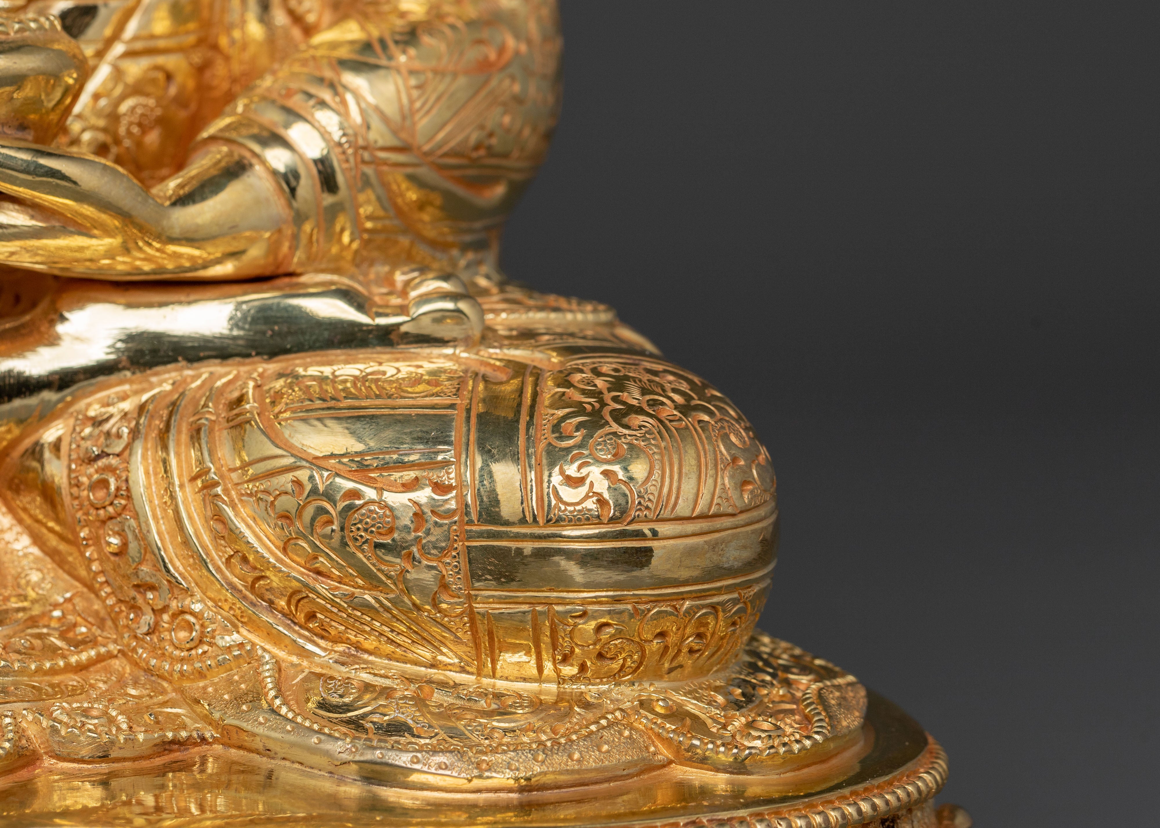 Peaceful Meditation Figurine of Shakyamuni Buddha