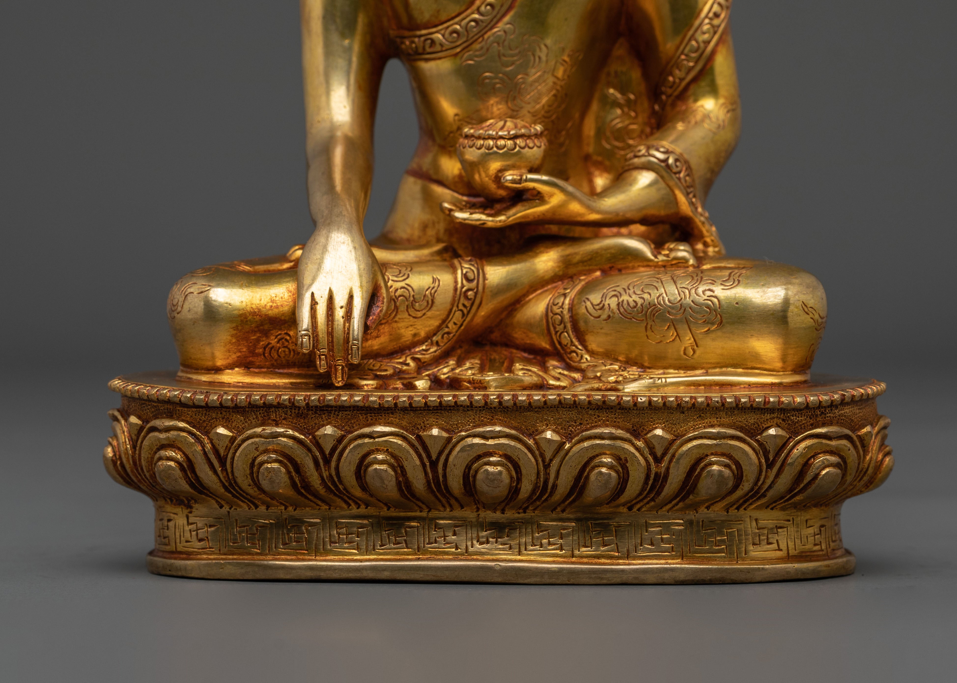 Shakyamuni Buddha Meditation Statue: Enlightened Teacher of Dharma