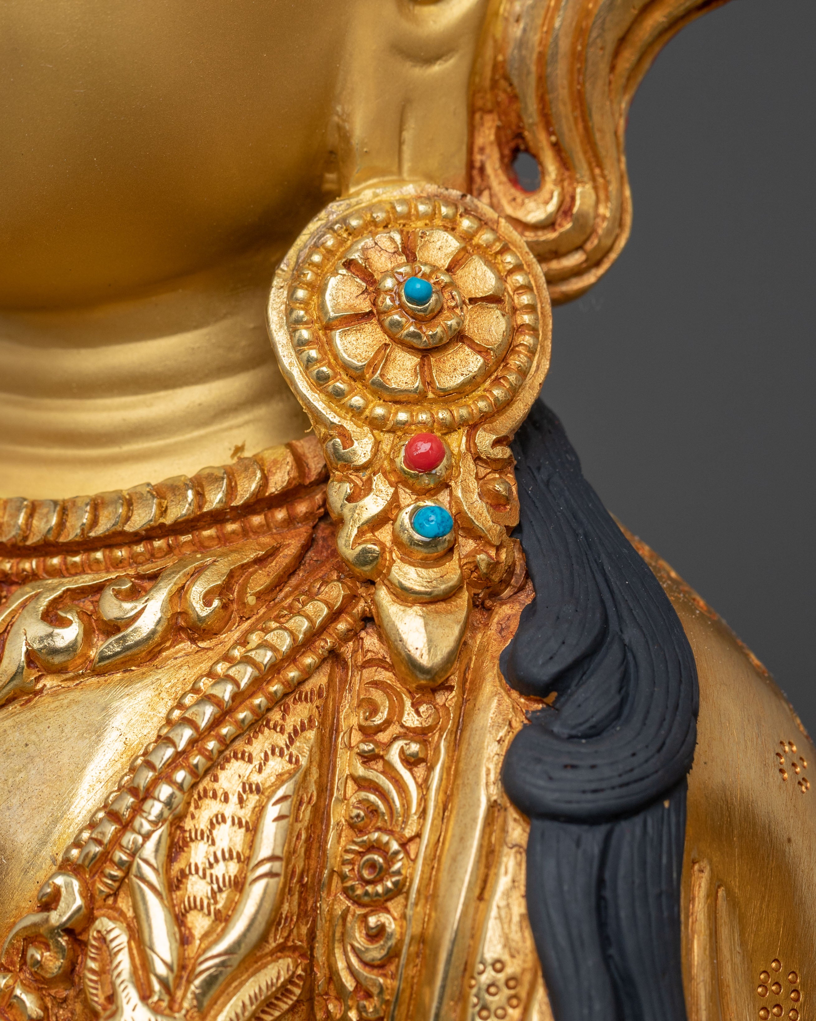 Chenrezig Statue: Bodhisattva of Infinite Compassion