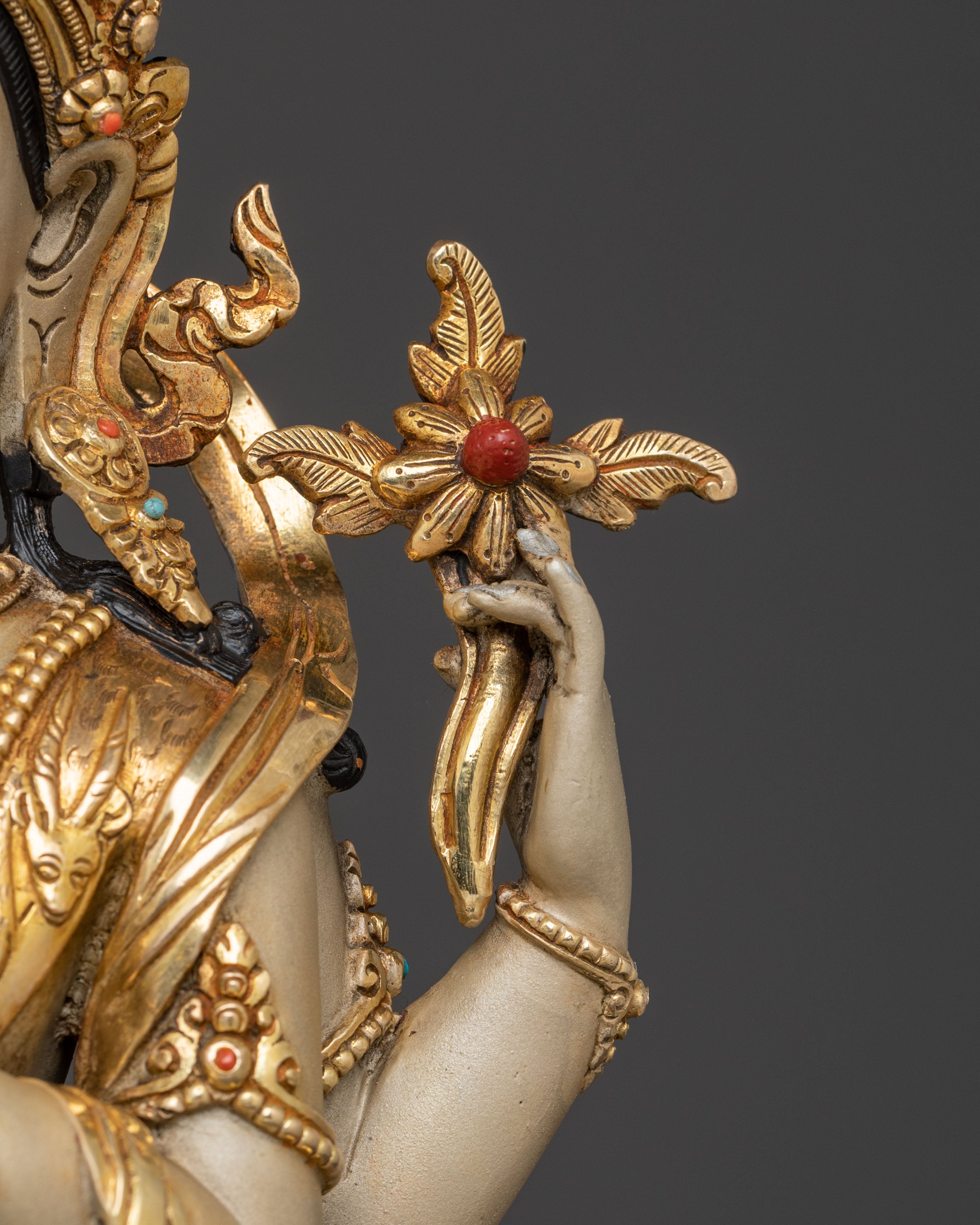 Chenrezig Sacred Compassion Statue: Gold-Plated Devotion